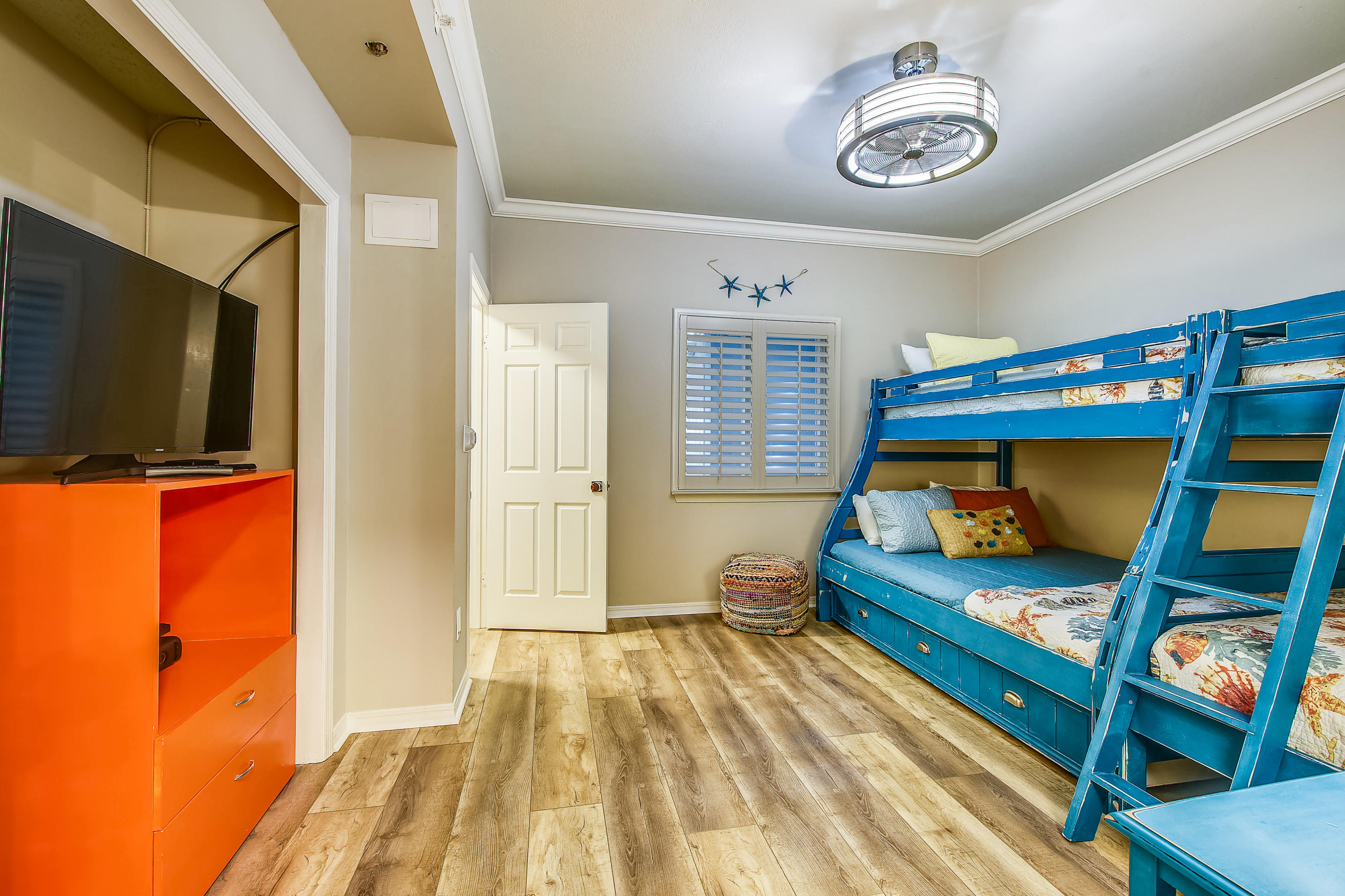 DESTIN TOWERS CONDO - Residential