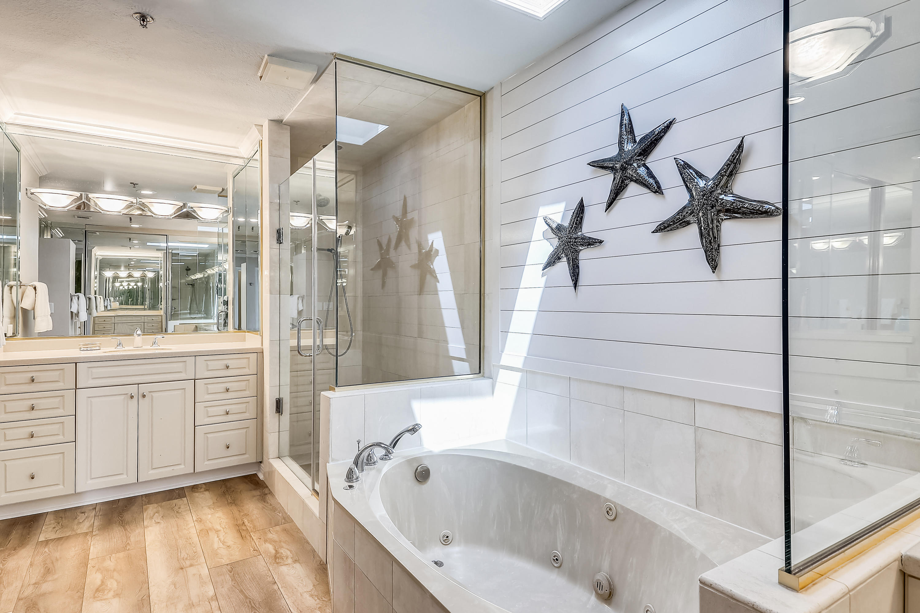 DESTIN TOWERS CONDO - Residential
