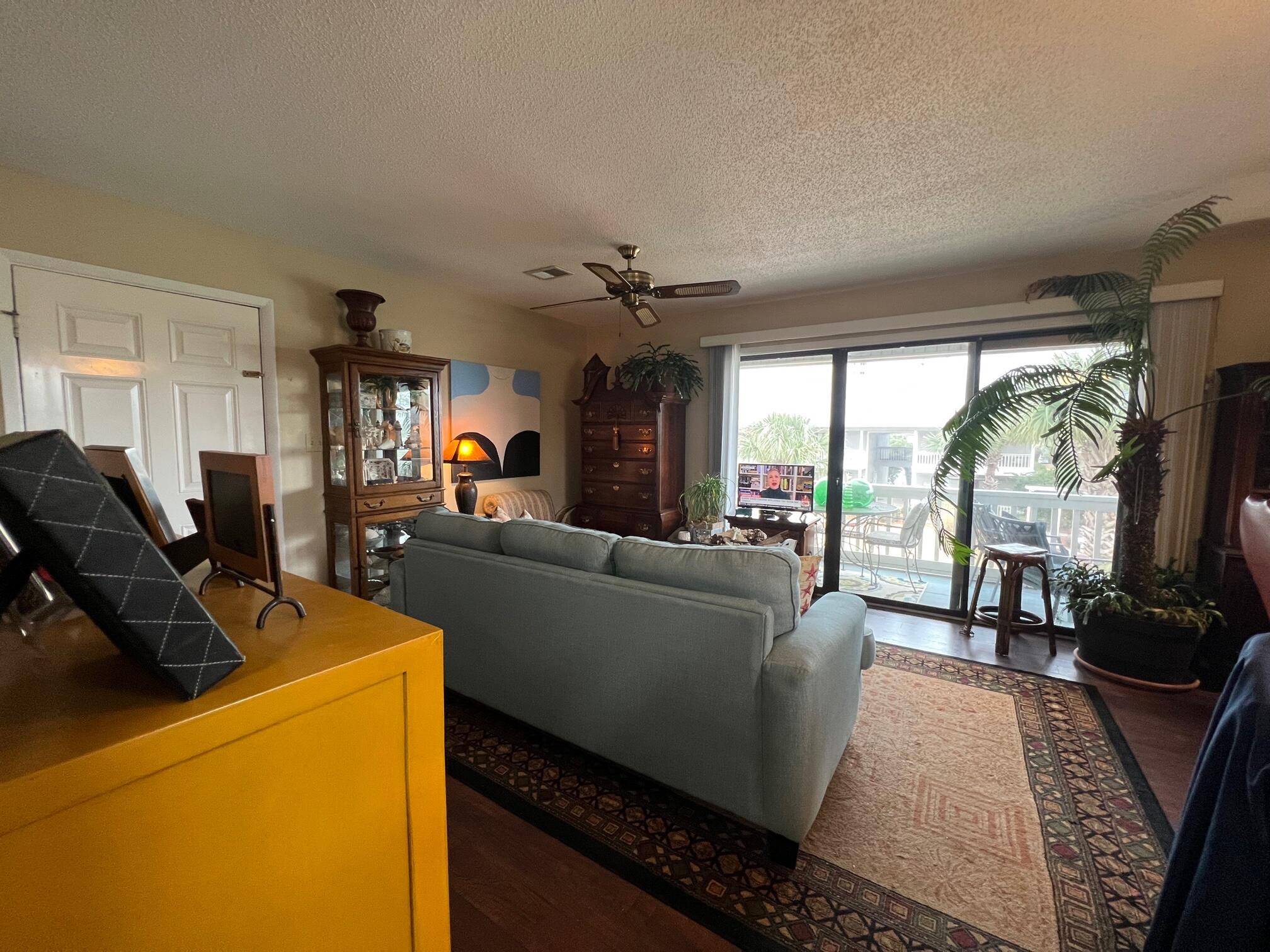 BEACHWOOD VILLAS CONDO - Residential