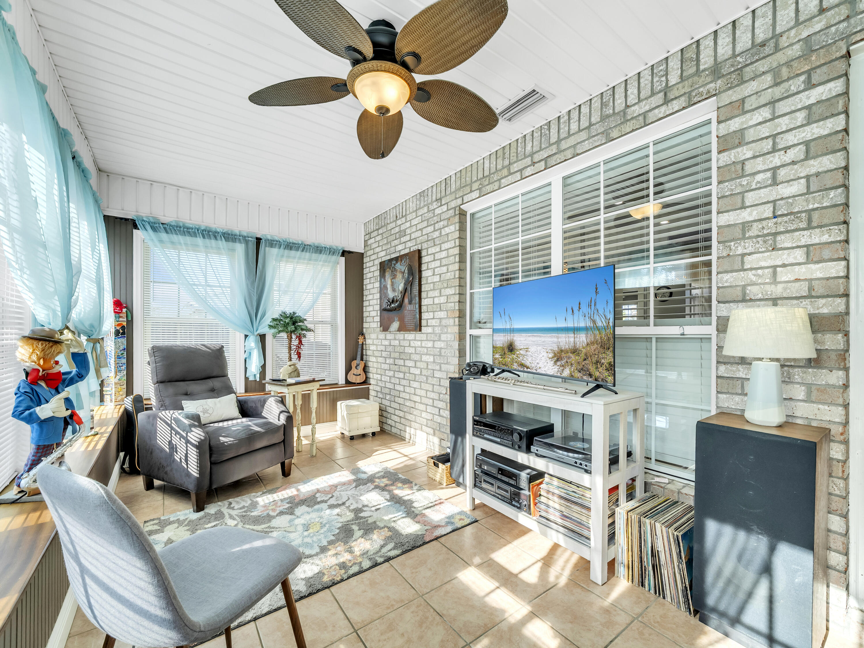 HOLIDAY SHORES ESTATES - Residential