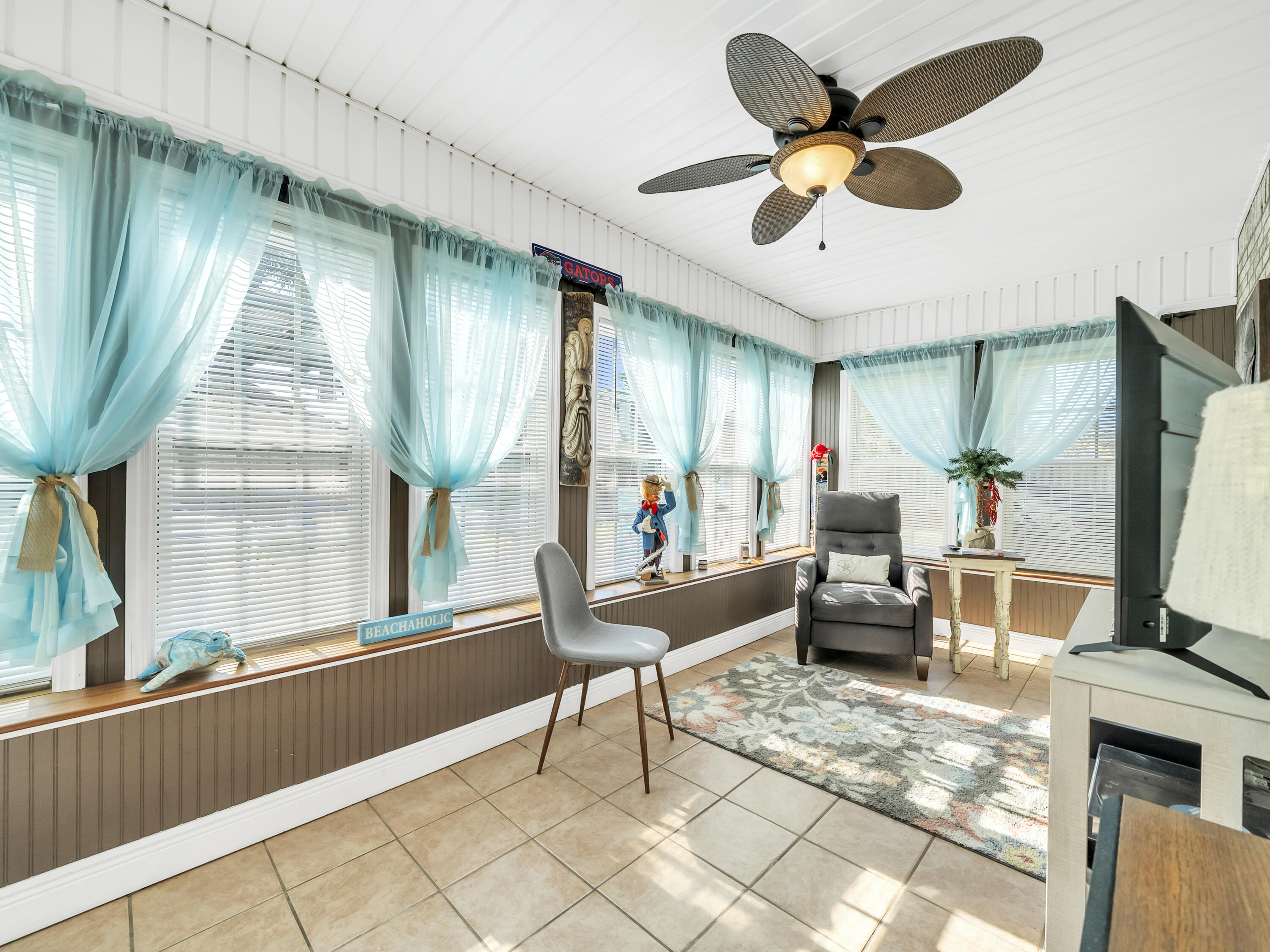 HOLIDAY SHORES ESTATES - Residential