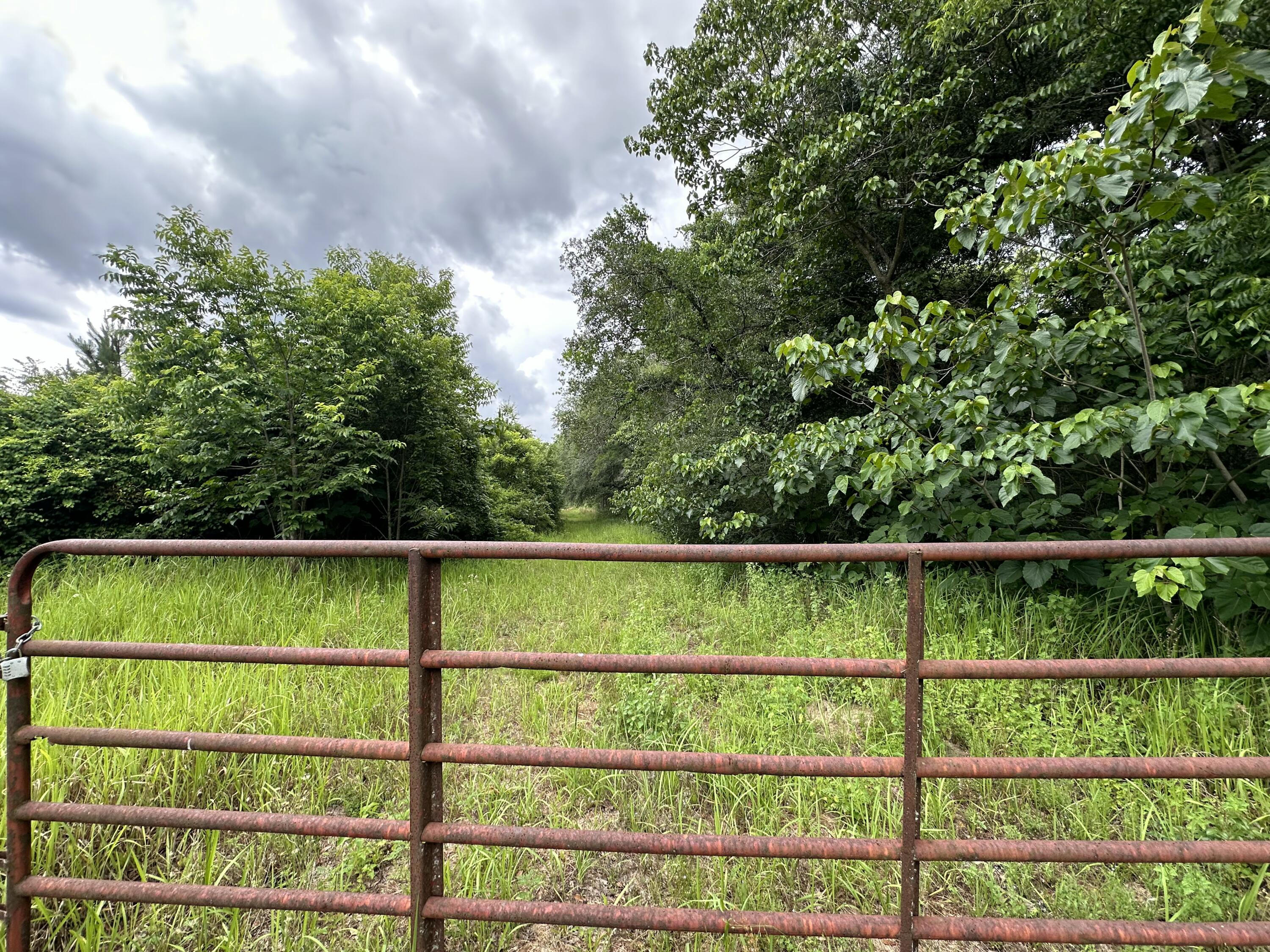 NO RECORDED SUBDIVISION - Land