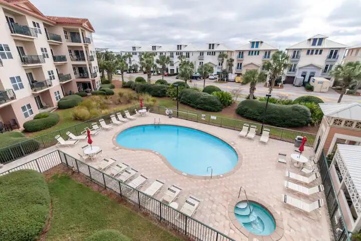 EMERALD WATERS - Residential