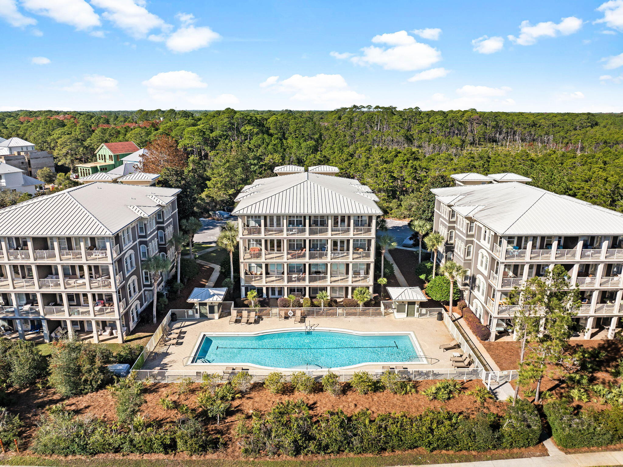 SEAVIEW VILLAS - Residential