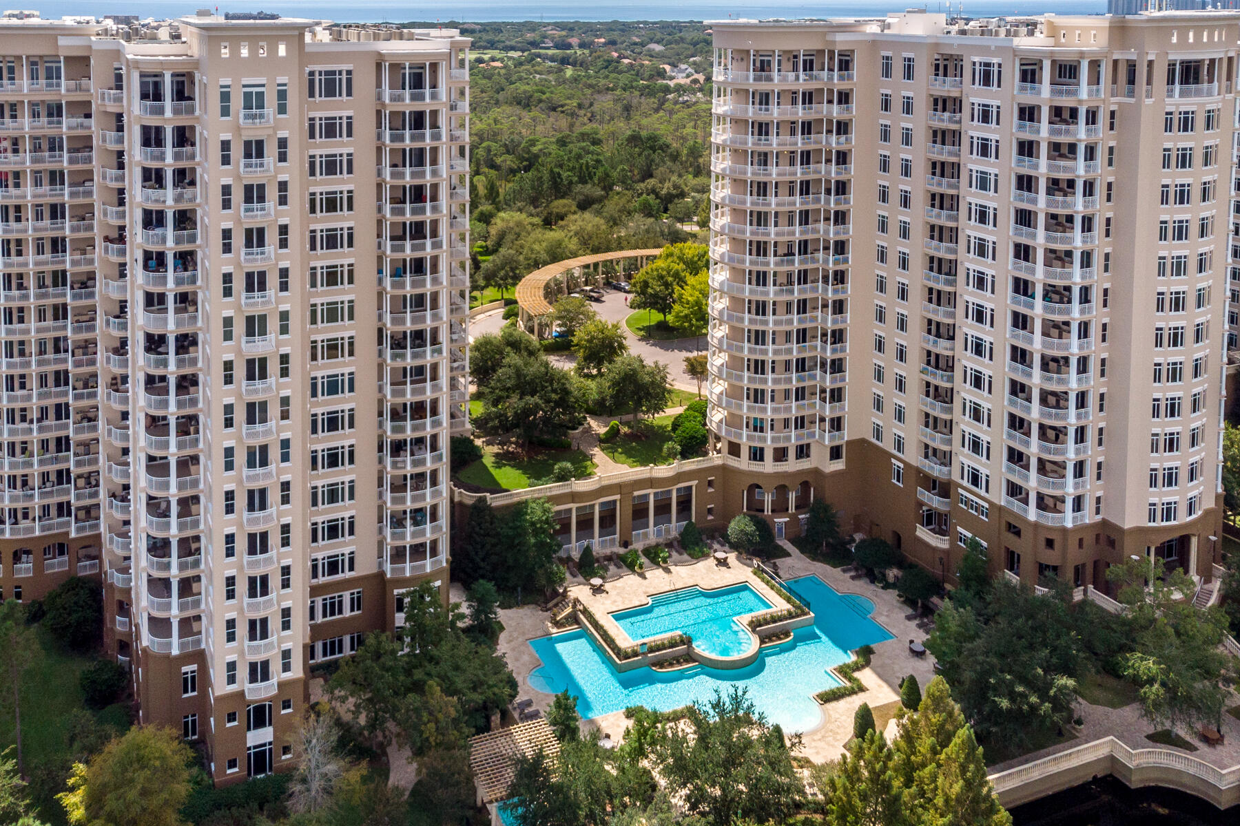 ONE WATER PLACE - Residential