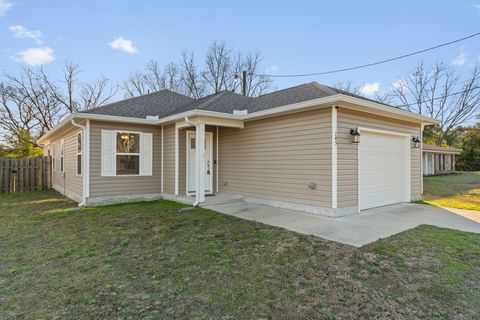 Photo of 145 NE Fourth Avenue, Crestview, FL 32539 (MLS # 993042)