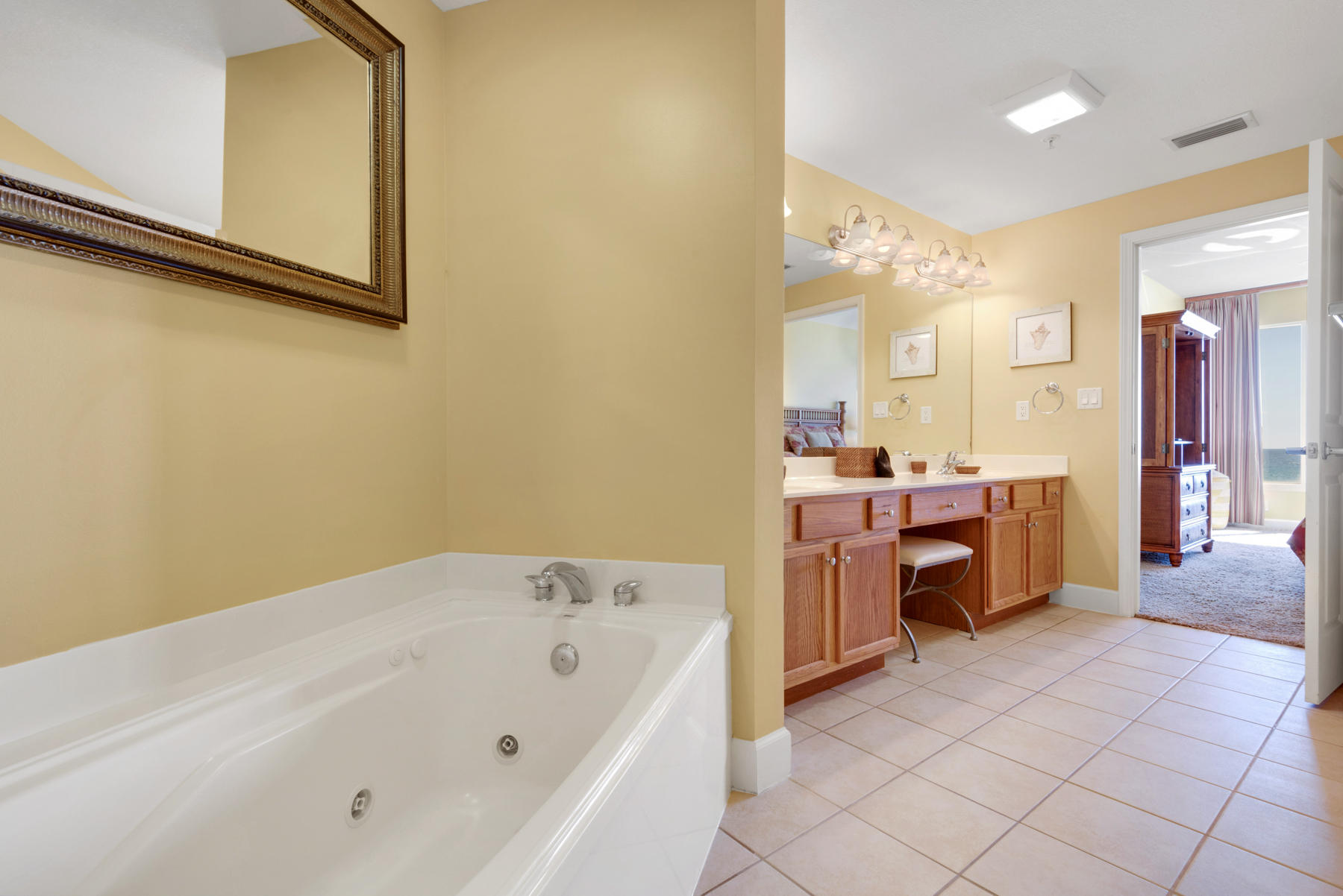 SOUTH BEACH CONDOMINIUM - Residential