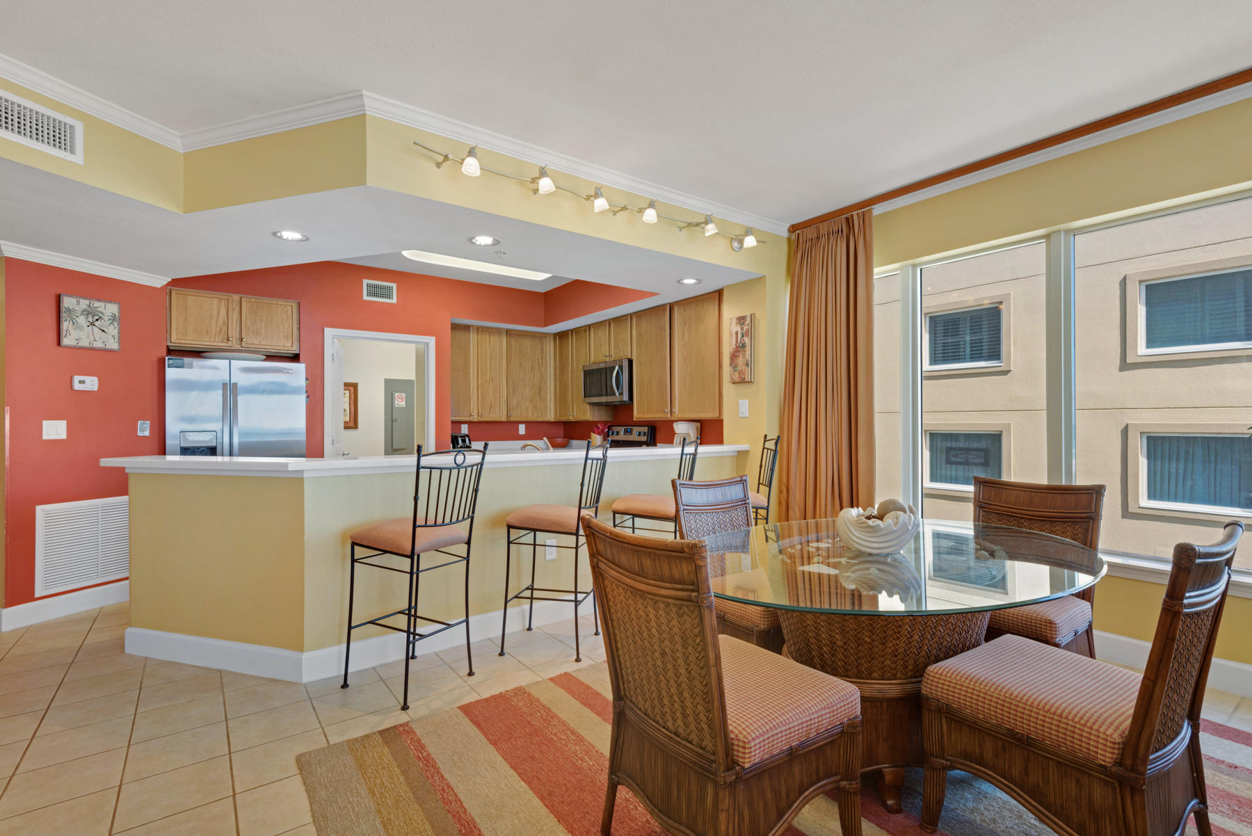 SOUTH BEACH CONDOMINIUM - Residential