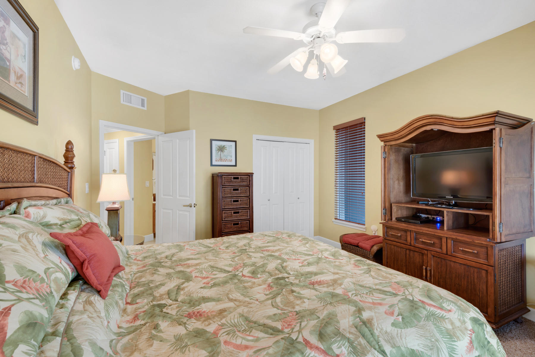 SOUTH BEACH CONDOMINIUM - Residential