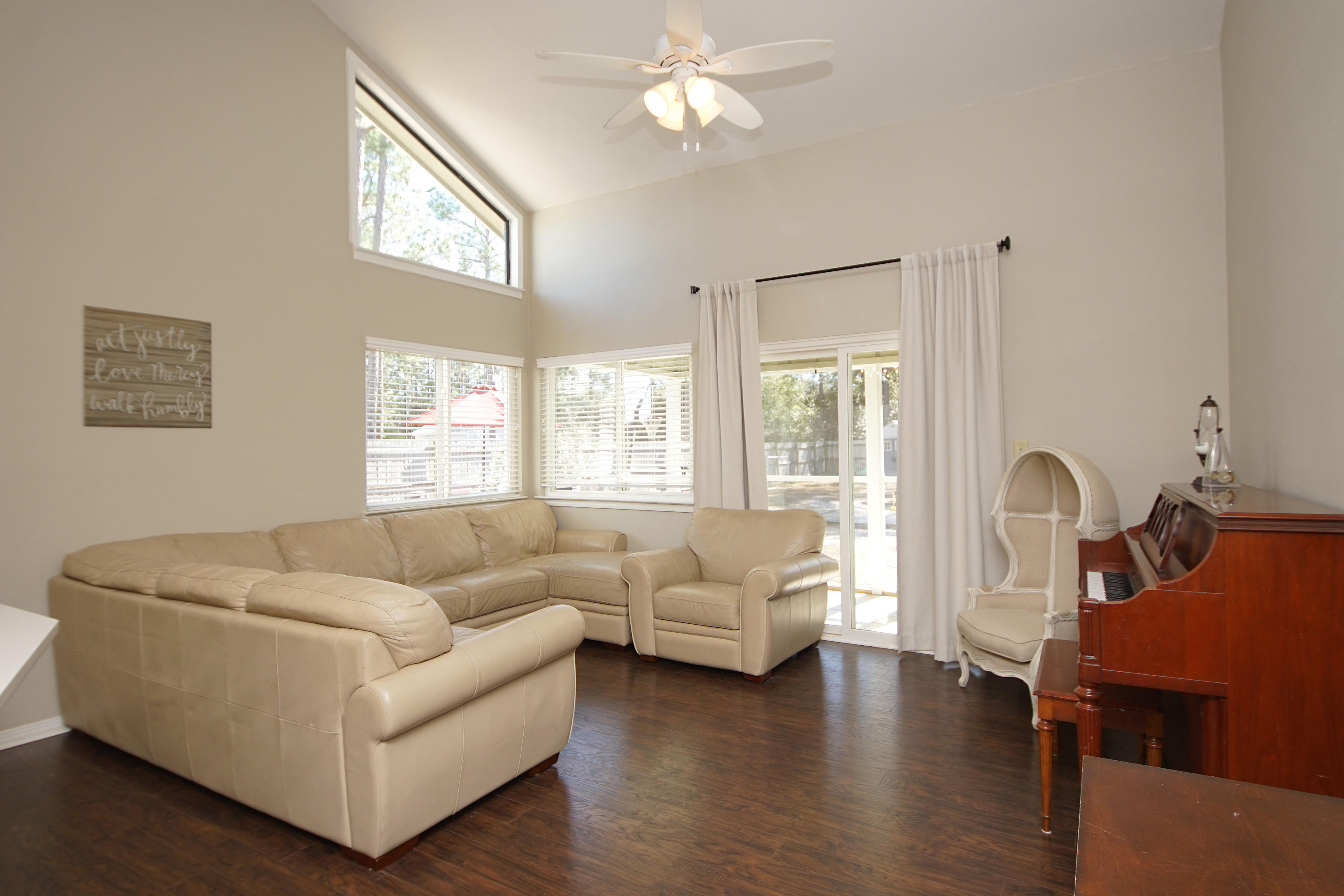 HOLLEY BY THE SEA - Residential