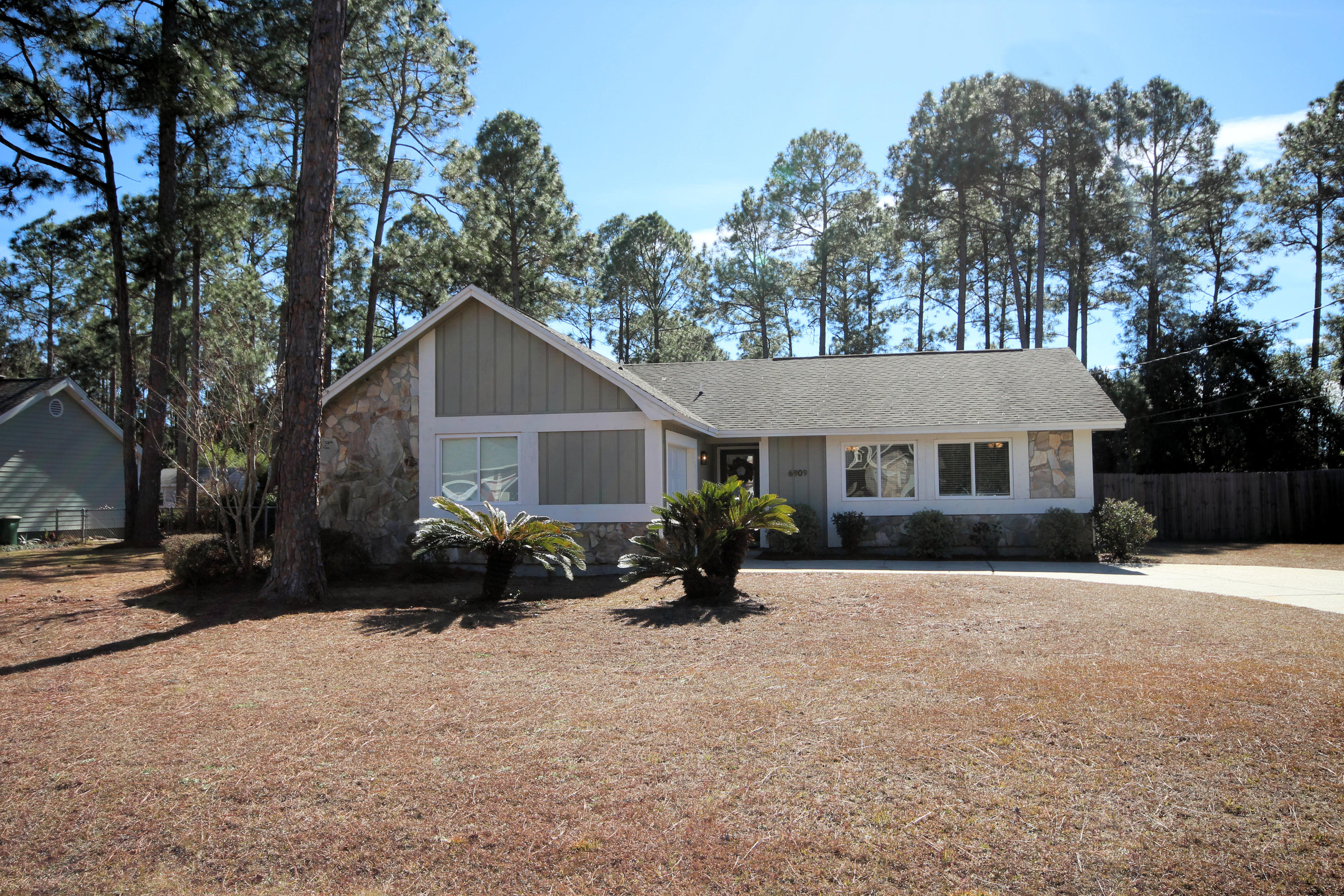 HOLLEY BY THE SEA - Residential