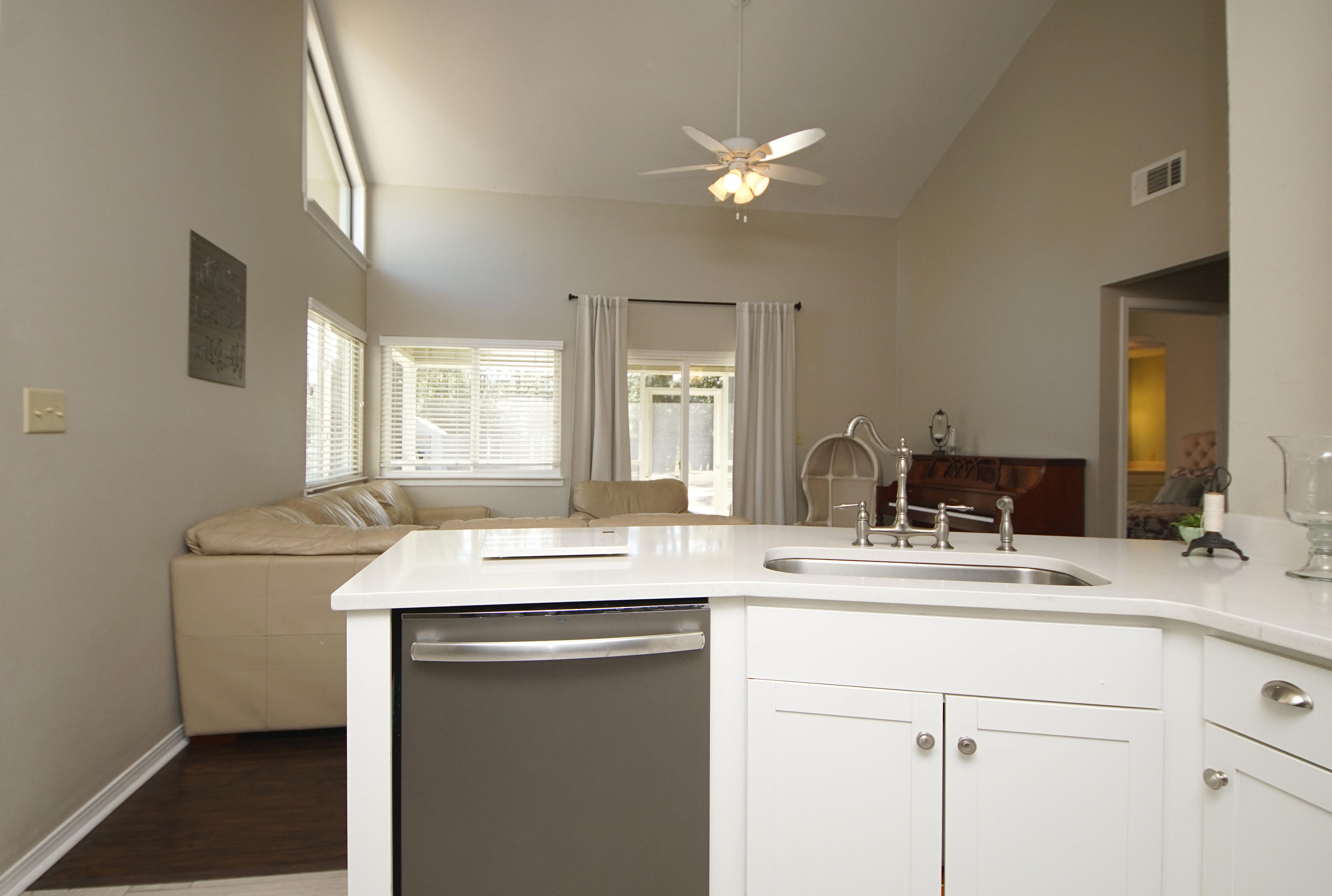 HOLLEY BY THE SEA - Residential