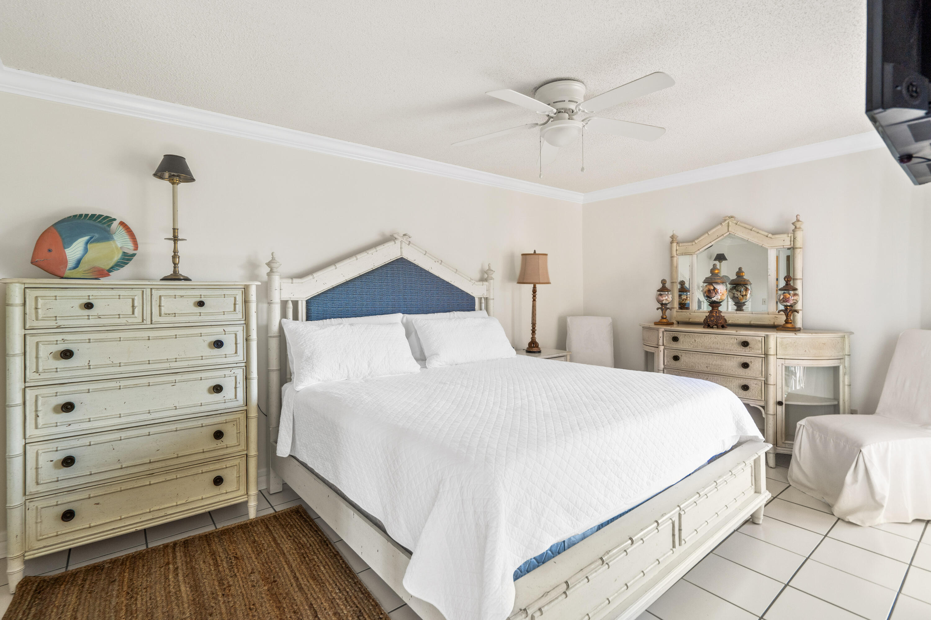 TRADEWIND CONDOS - Residential