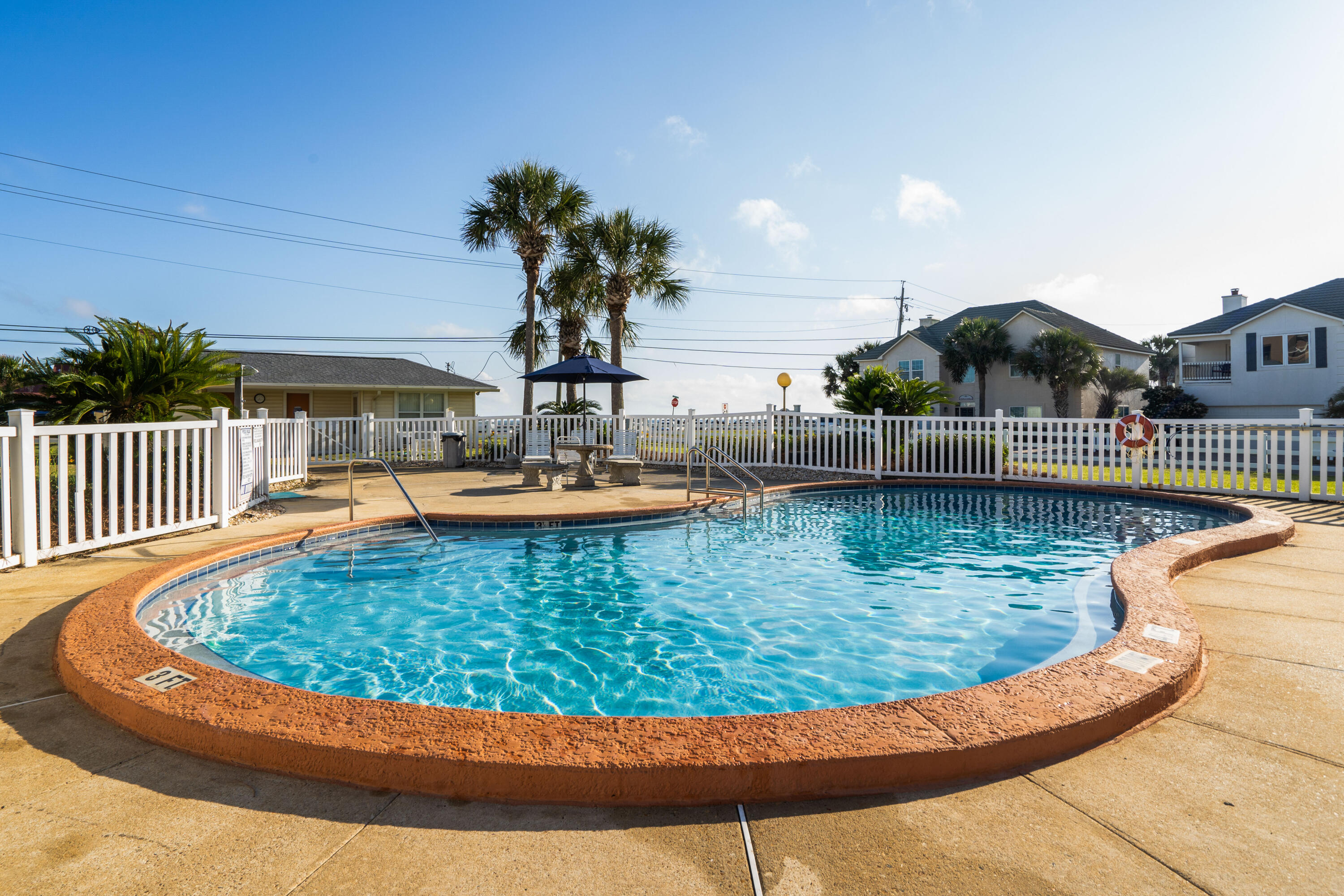 TRADEWIND CONDOS - Residential