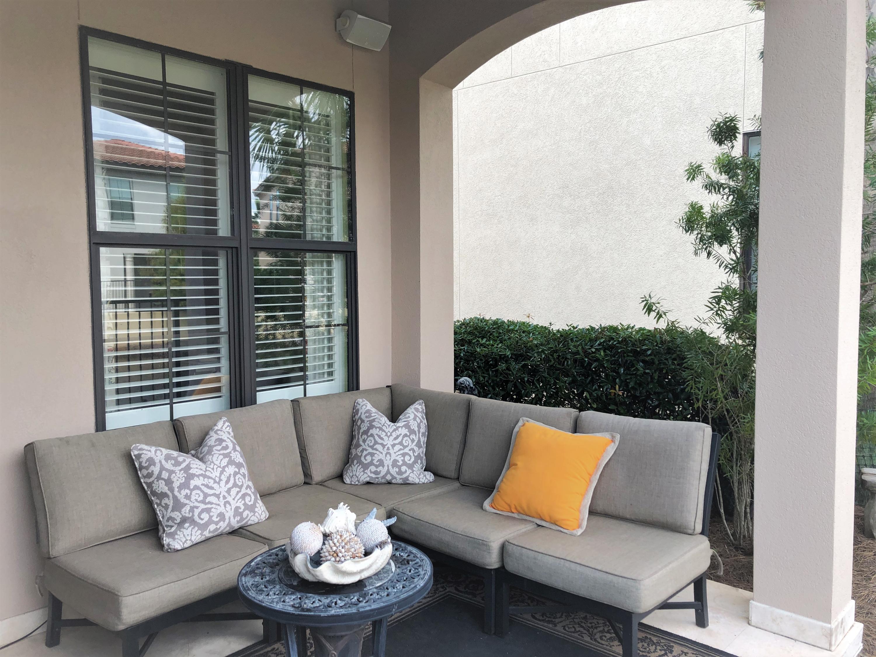 VILLA LAGO - Residential