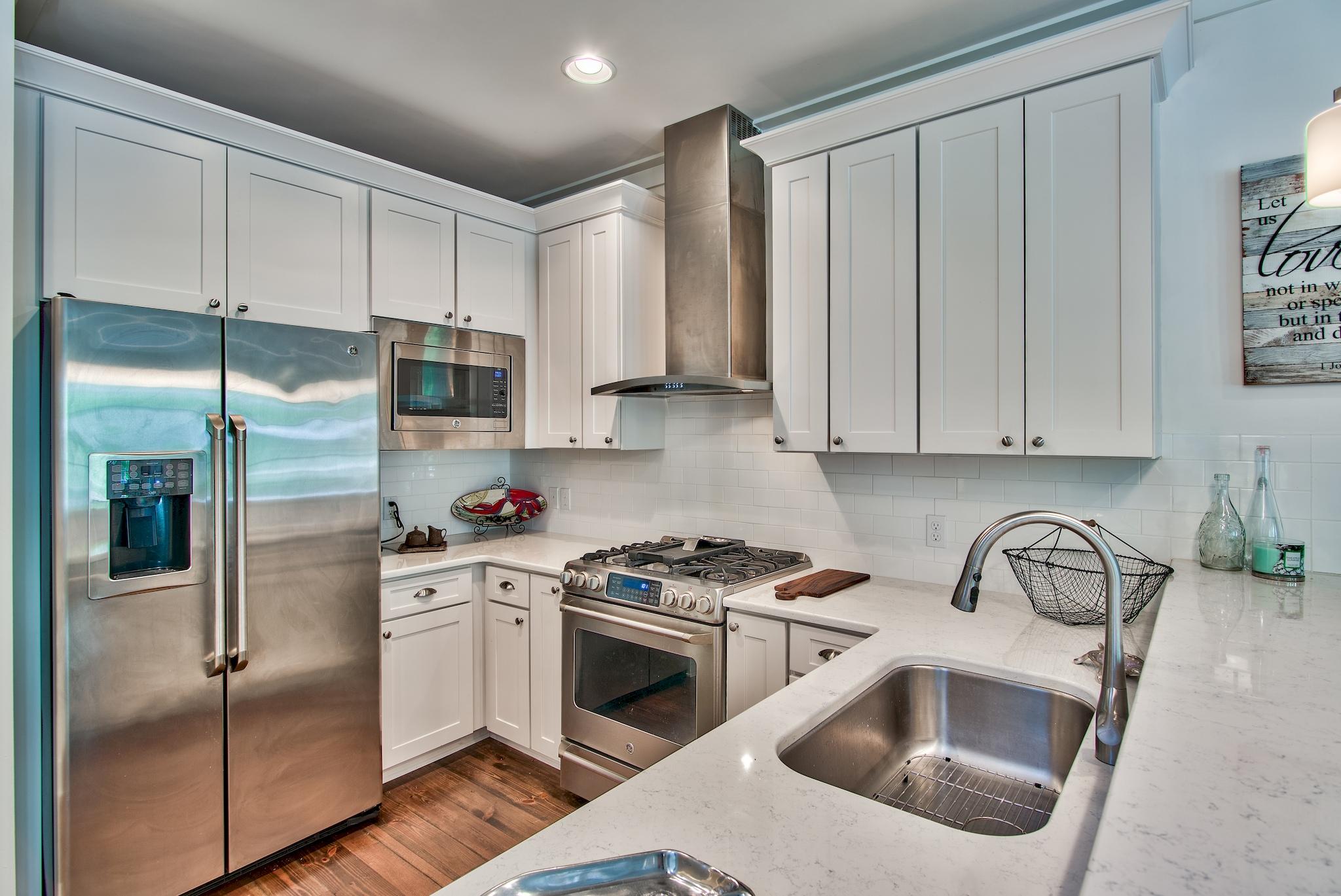 FOREST LAKES - Residential