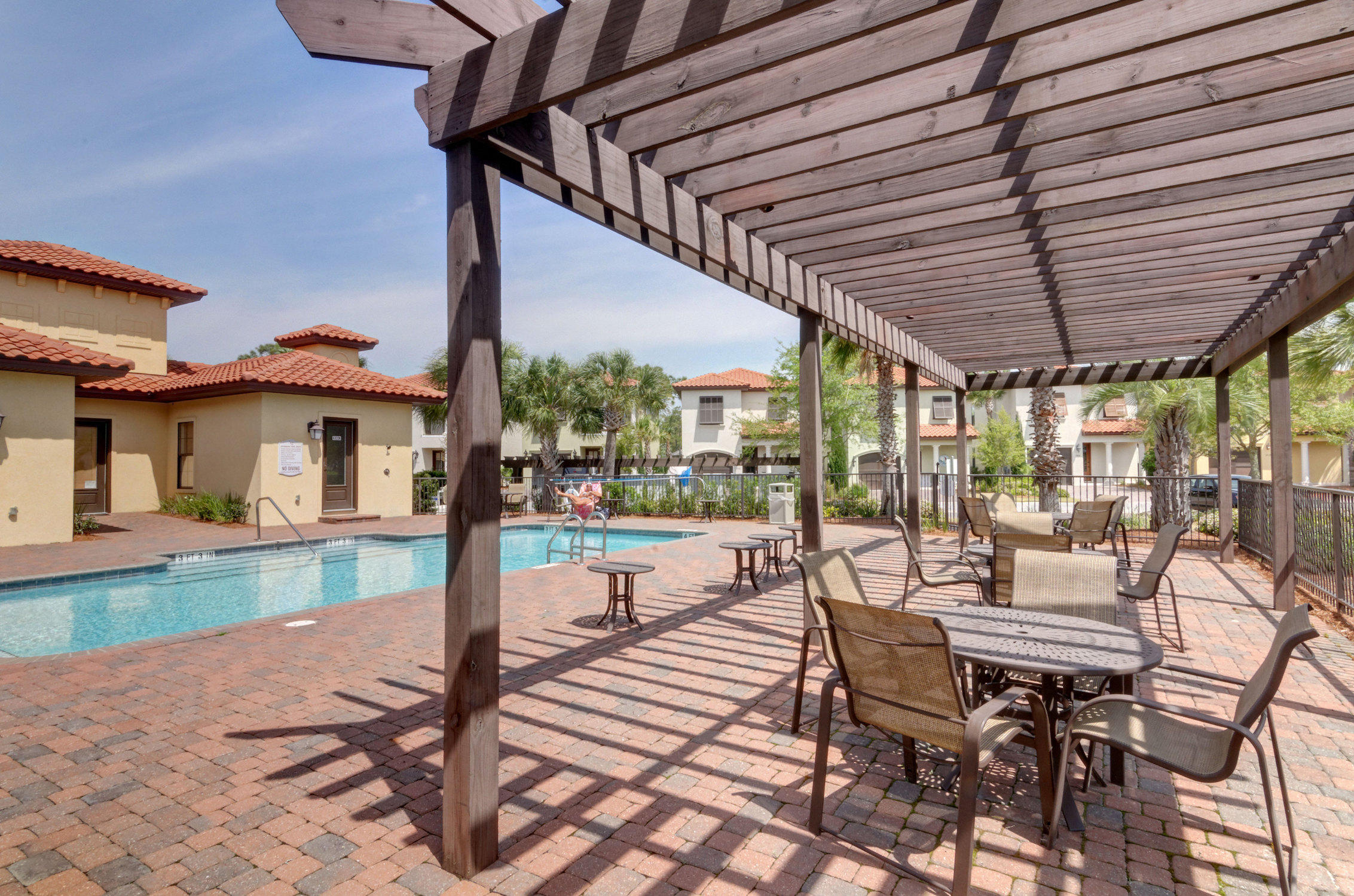 VILLA LAGO - Residential