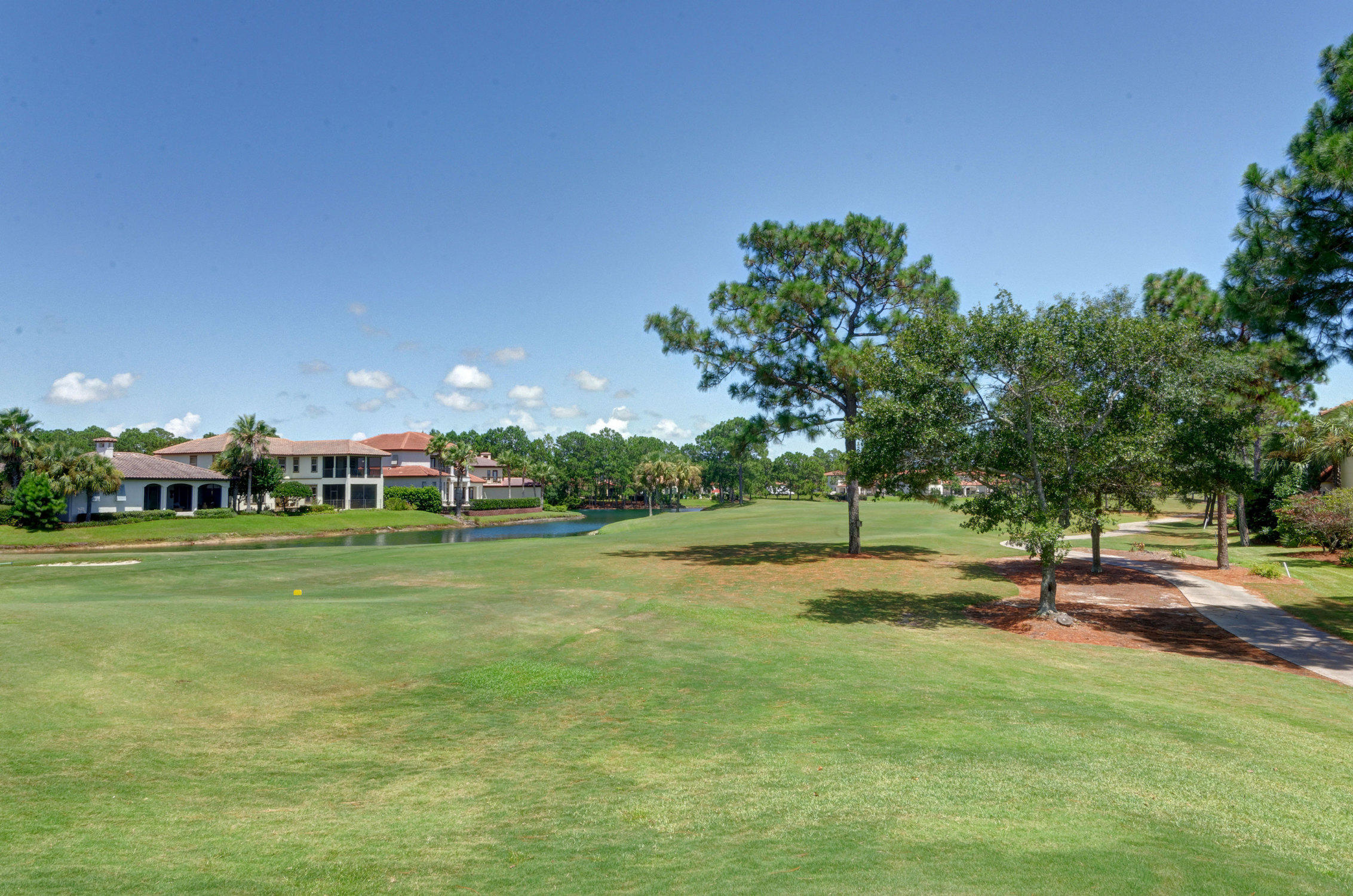 VILLA LAGO - Residential