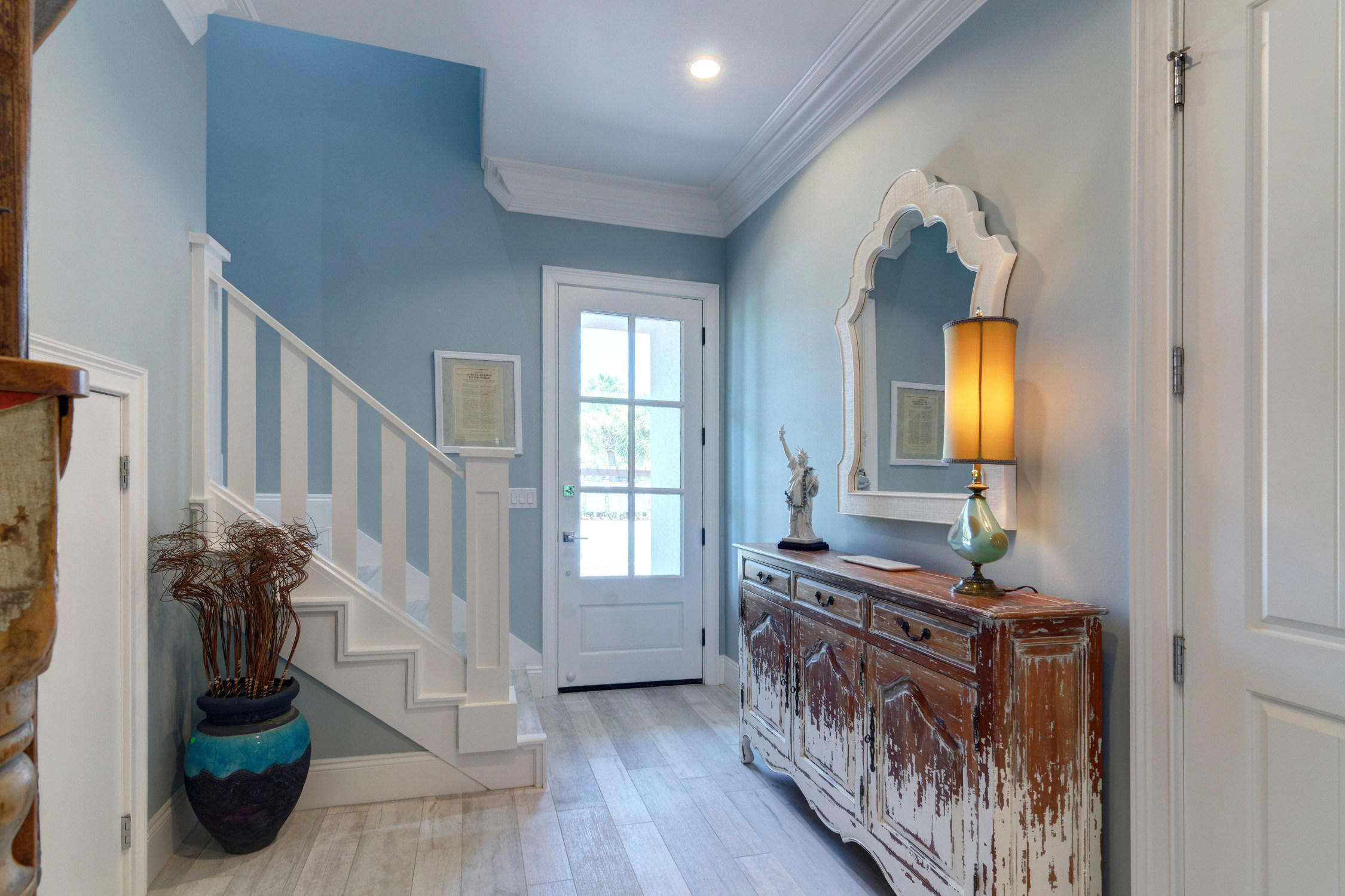 VILLA LAGO - Residential