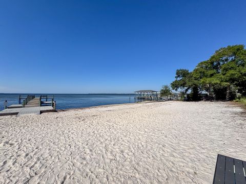 A home in Niceville