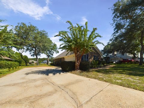 A home in Niceville