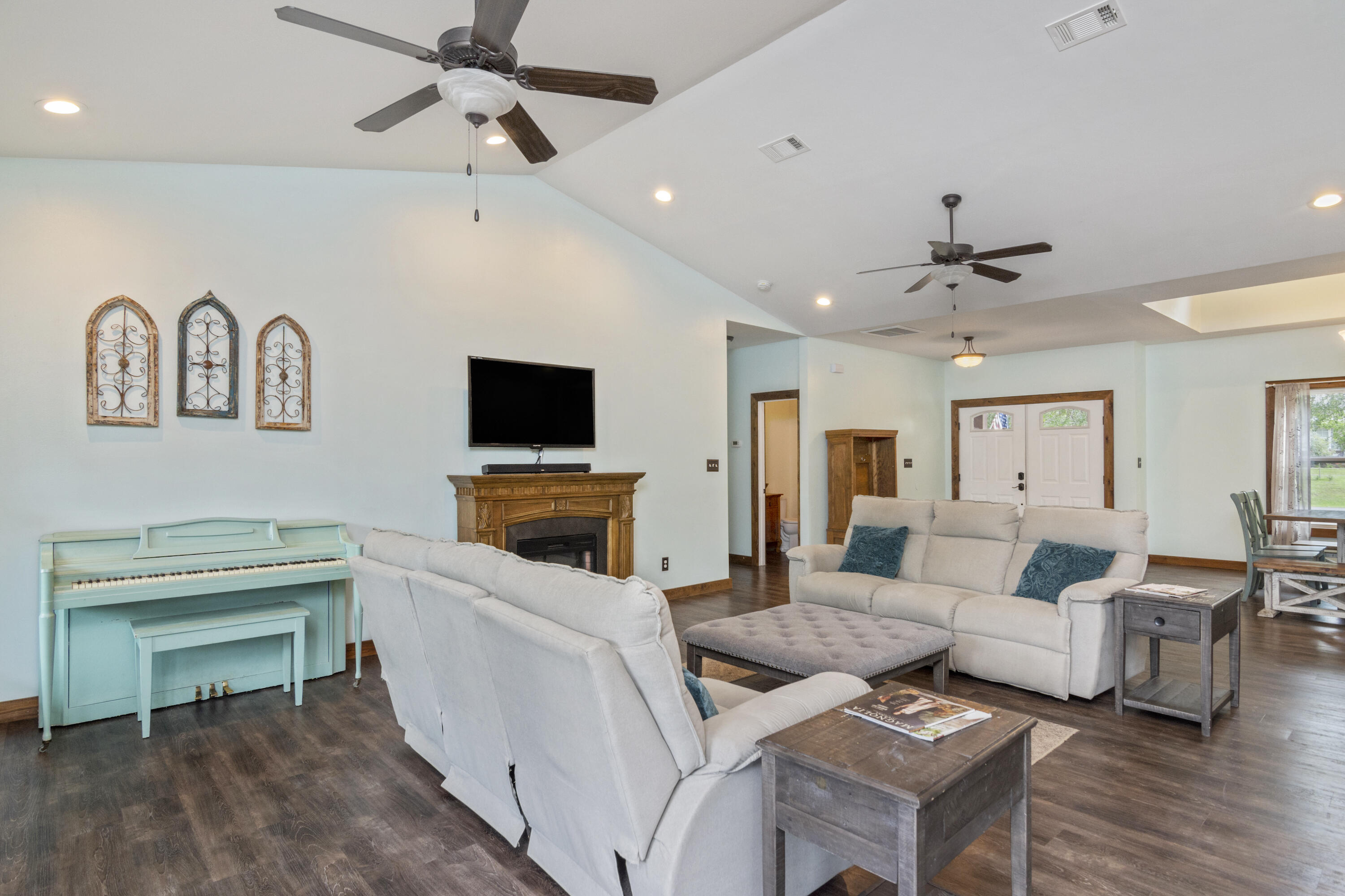 HIDDEN SPRINGS - Residential