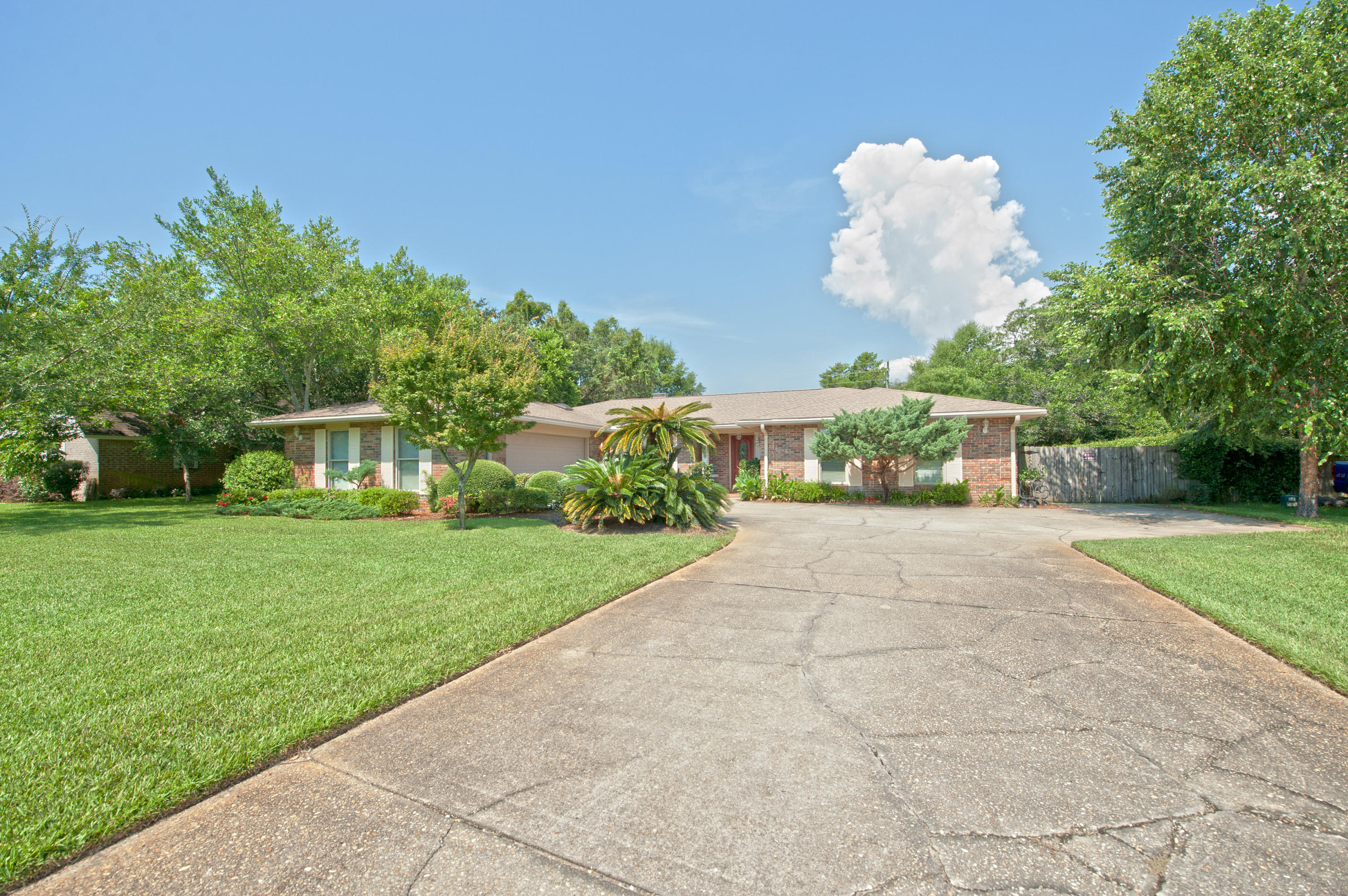 LAKE LORRAINE ESTATES 1 - Residential