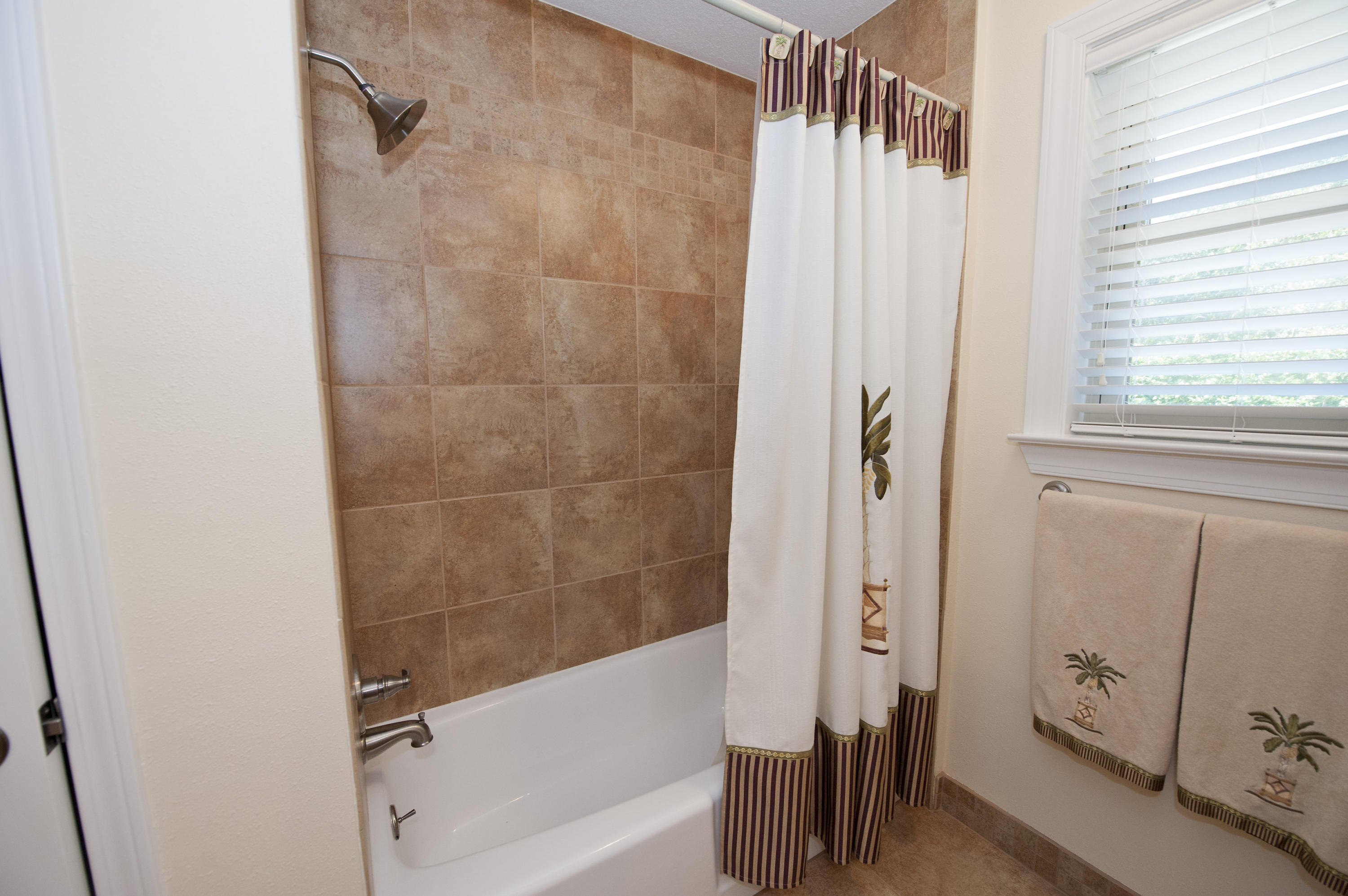 LAKE LORRAINE ESTATES 1 - Residential