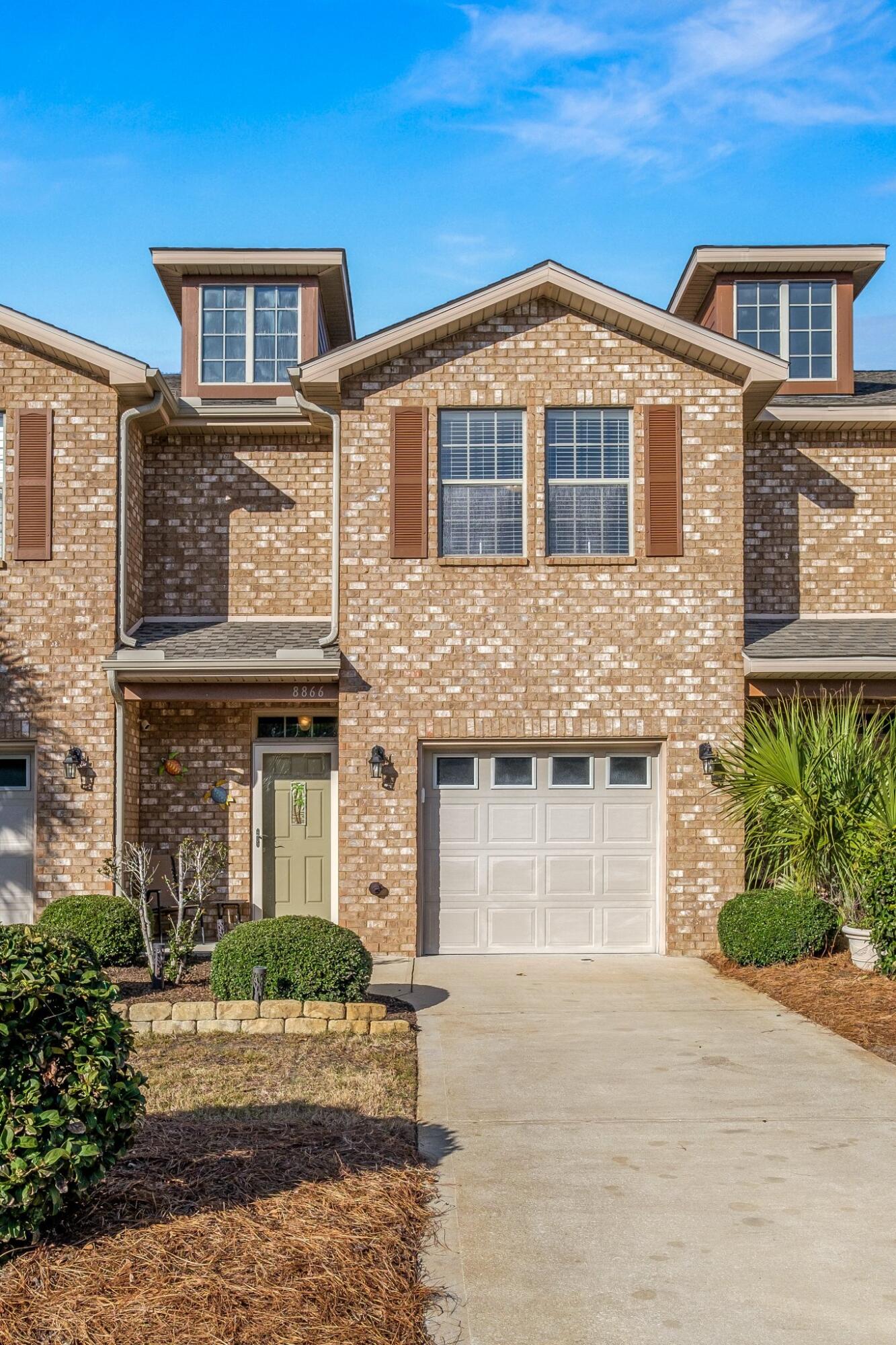 RESERVE POINTE - Residential