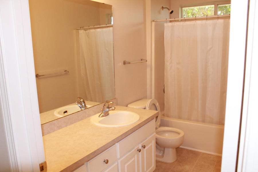 EMERALD VILLAGE S/D - Residential Lease