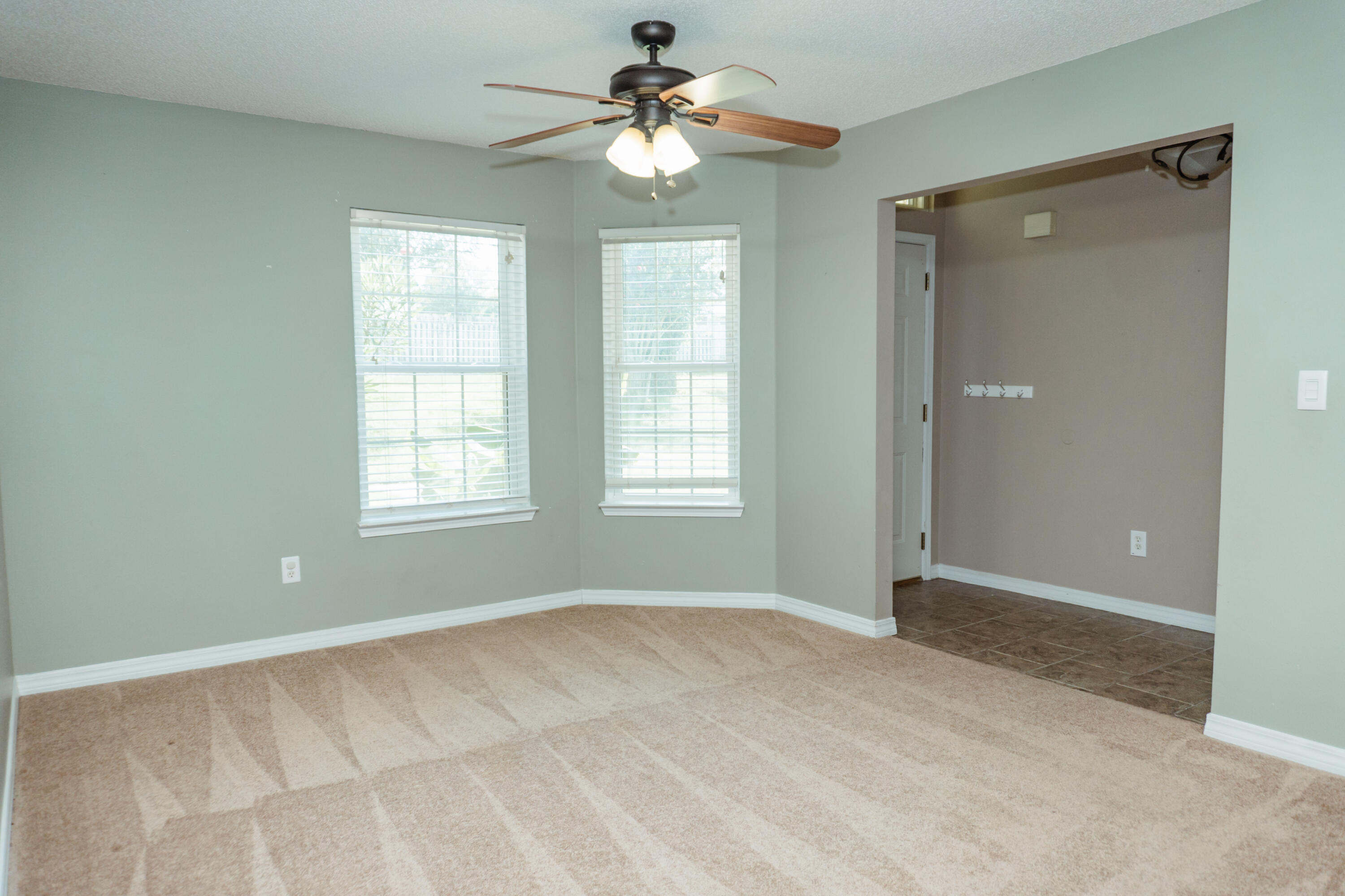 COUNTRYVIEW EST 4TH PH V - Residential Lease