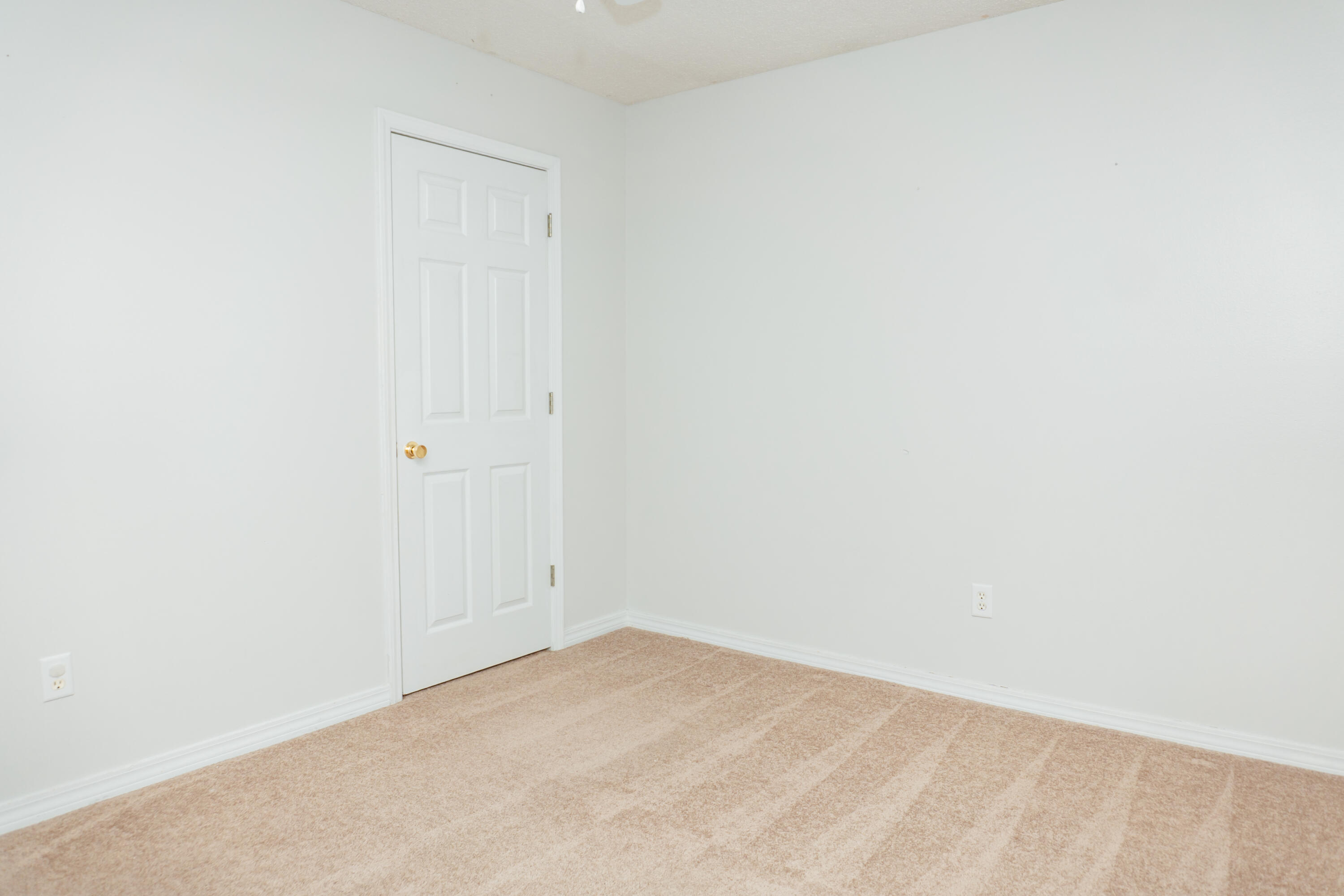 COUNTRYVIEW EST 4TH PH V - Residential Lease