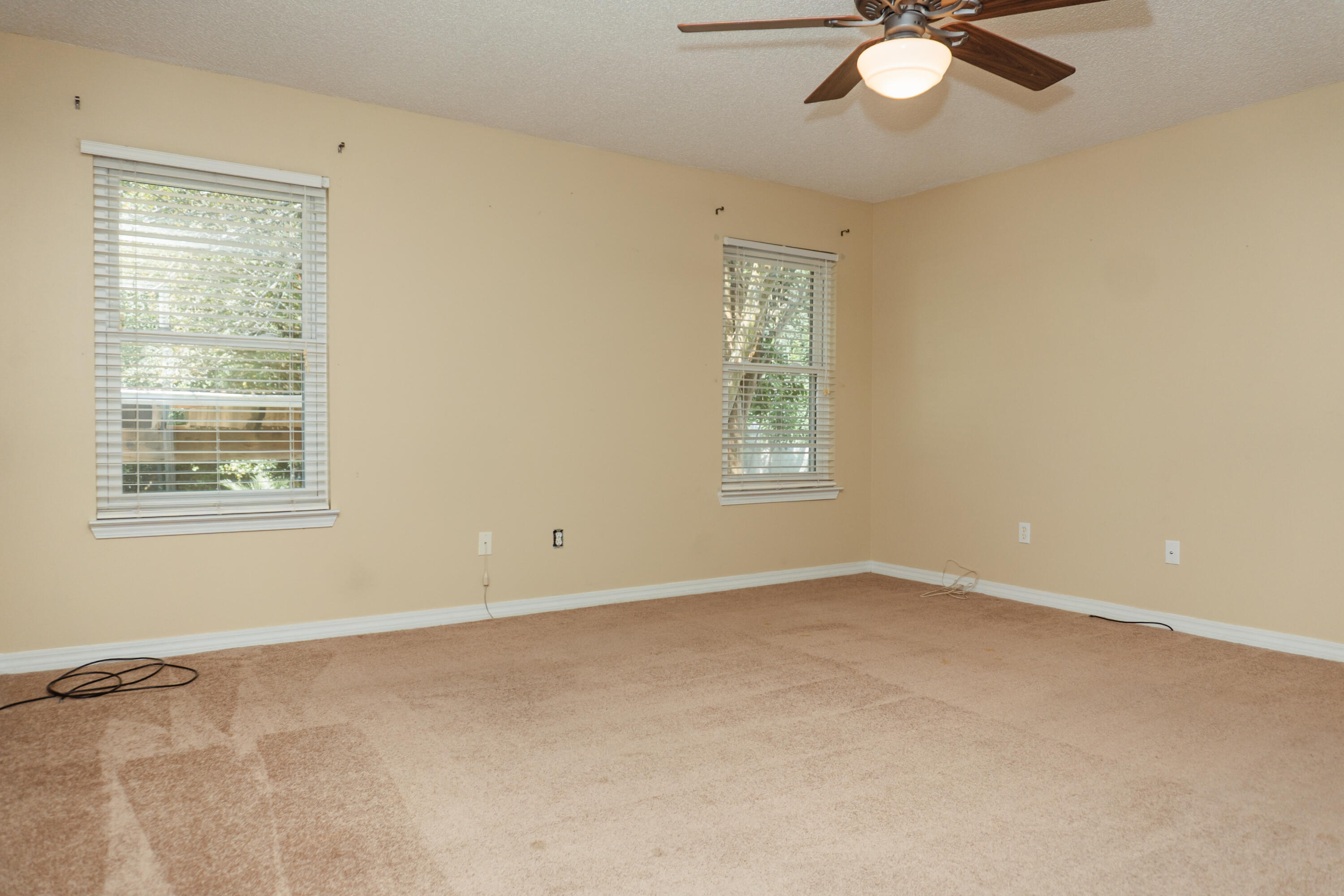 COUNTRYVIEW EST 4TH PH V - Residential Lease