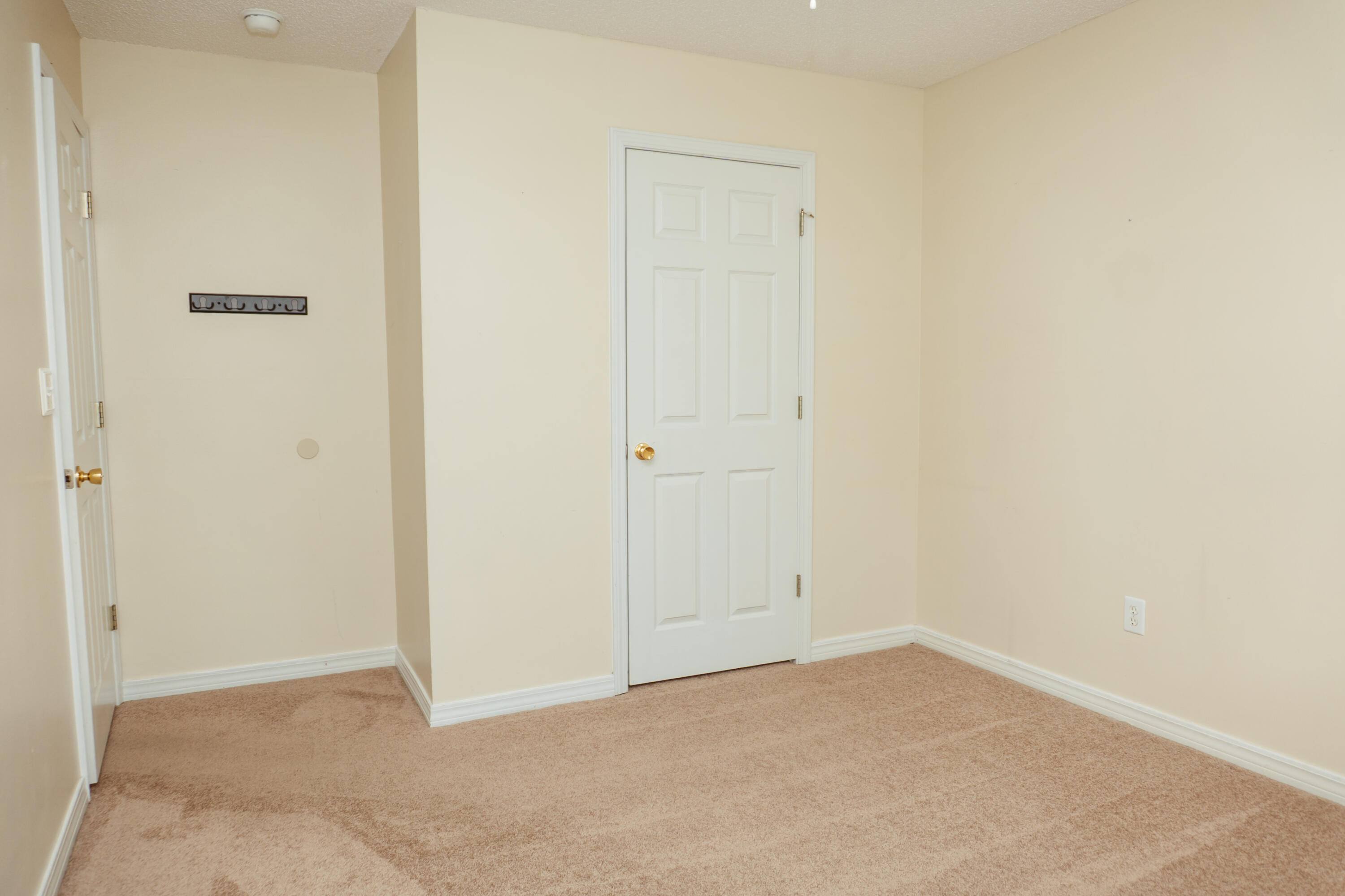 COUNTRYVIEW EST 4TH PH V - Residential Lease
