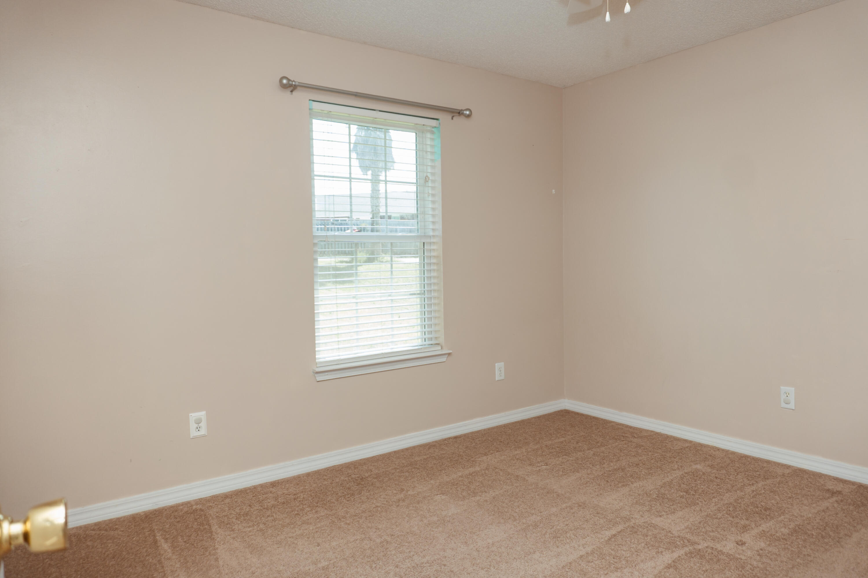 COUNTRYVIEW EST 4TH PH V - Residential Lease