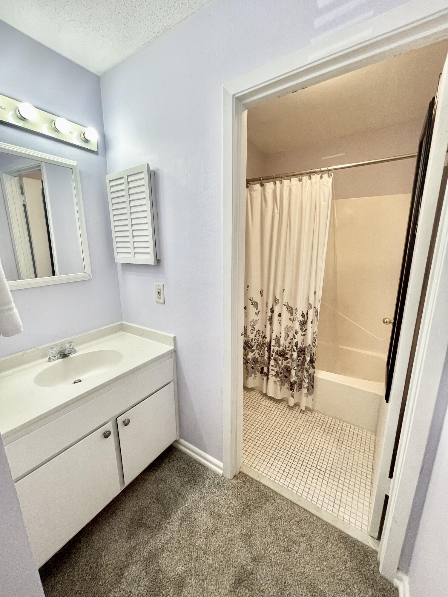 BAYOU VILLAGE CONDO PH 1 - Residential