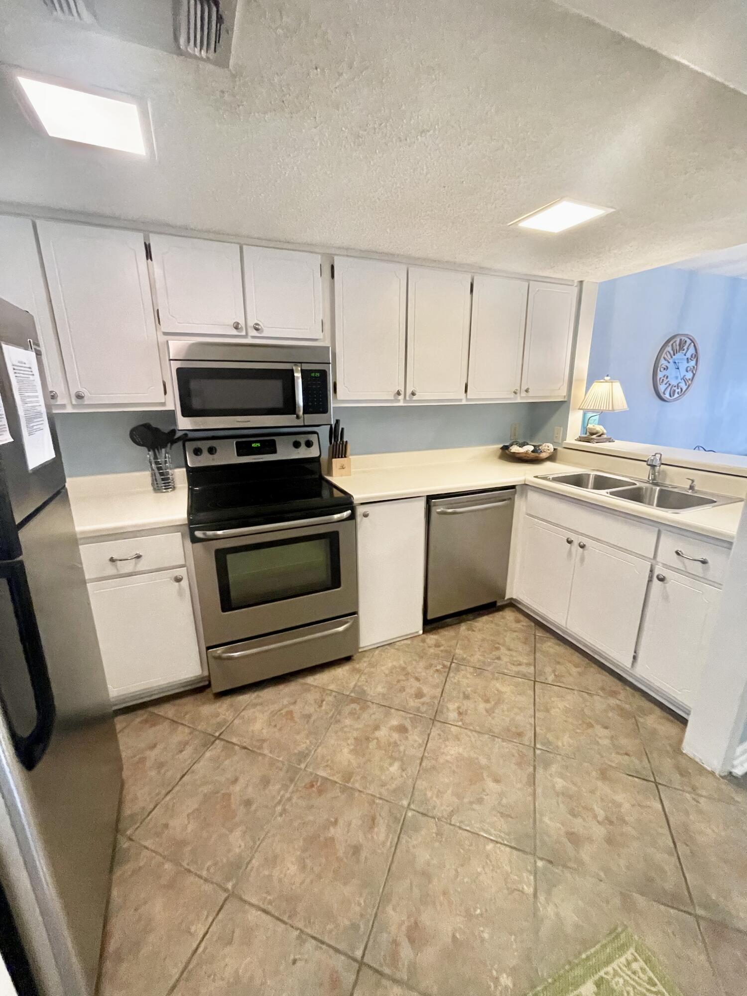 BAYOU VILLAGE CONDO PH 1 - Residential