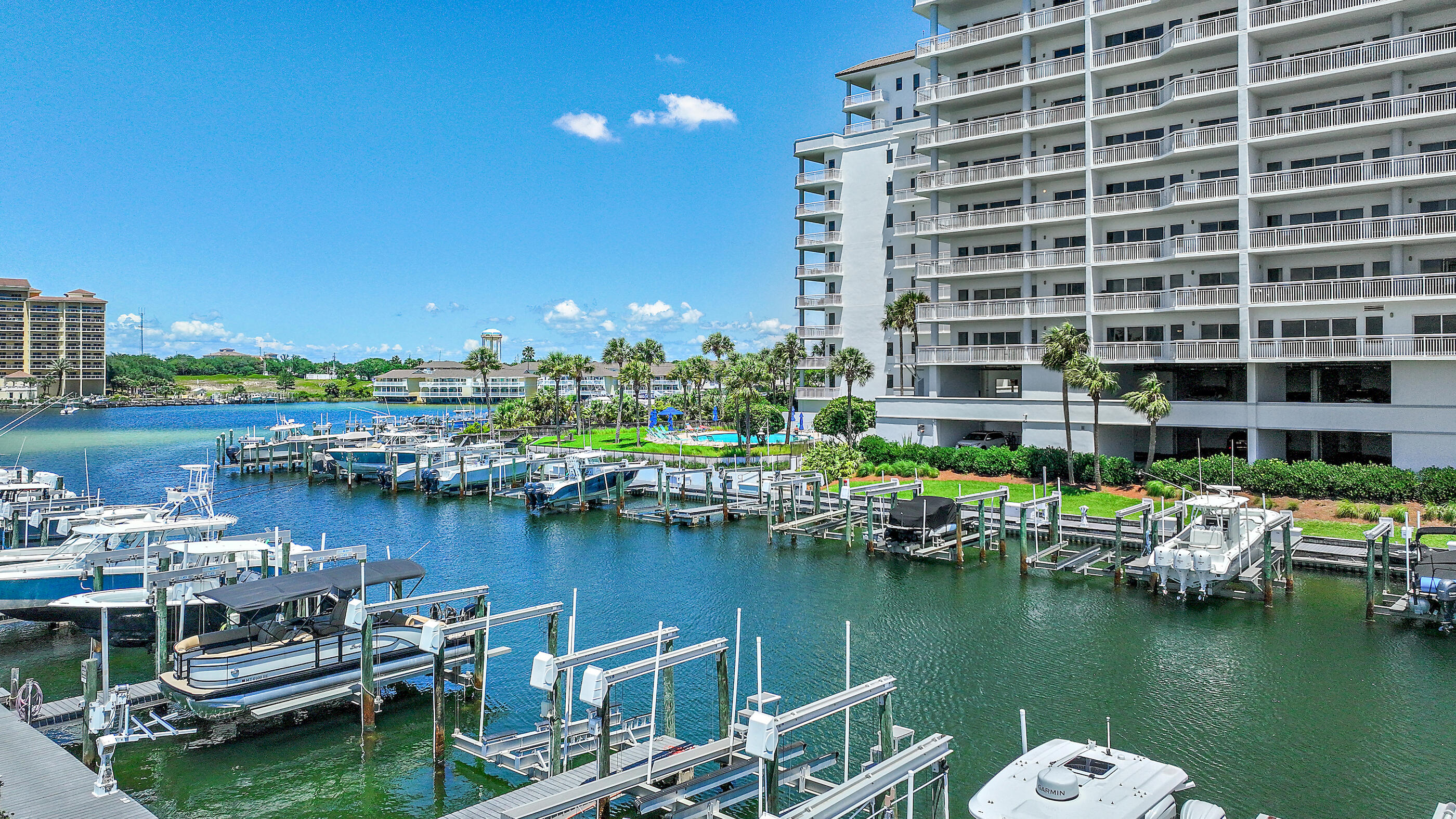 HARBOR LANDING - Residential