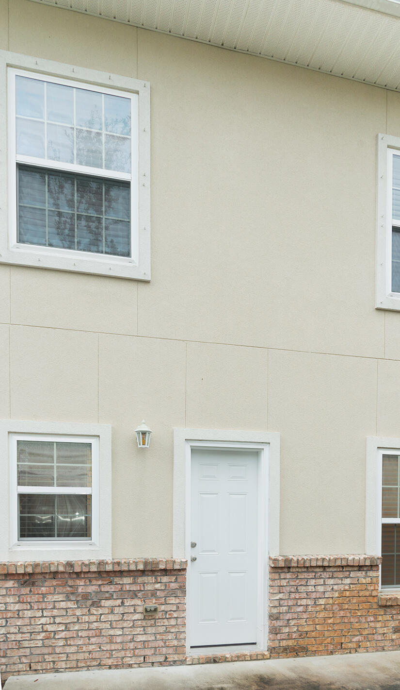 MERIDIAN SQUARE T/H - Residential Lease