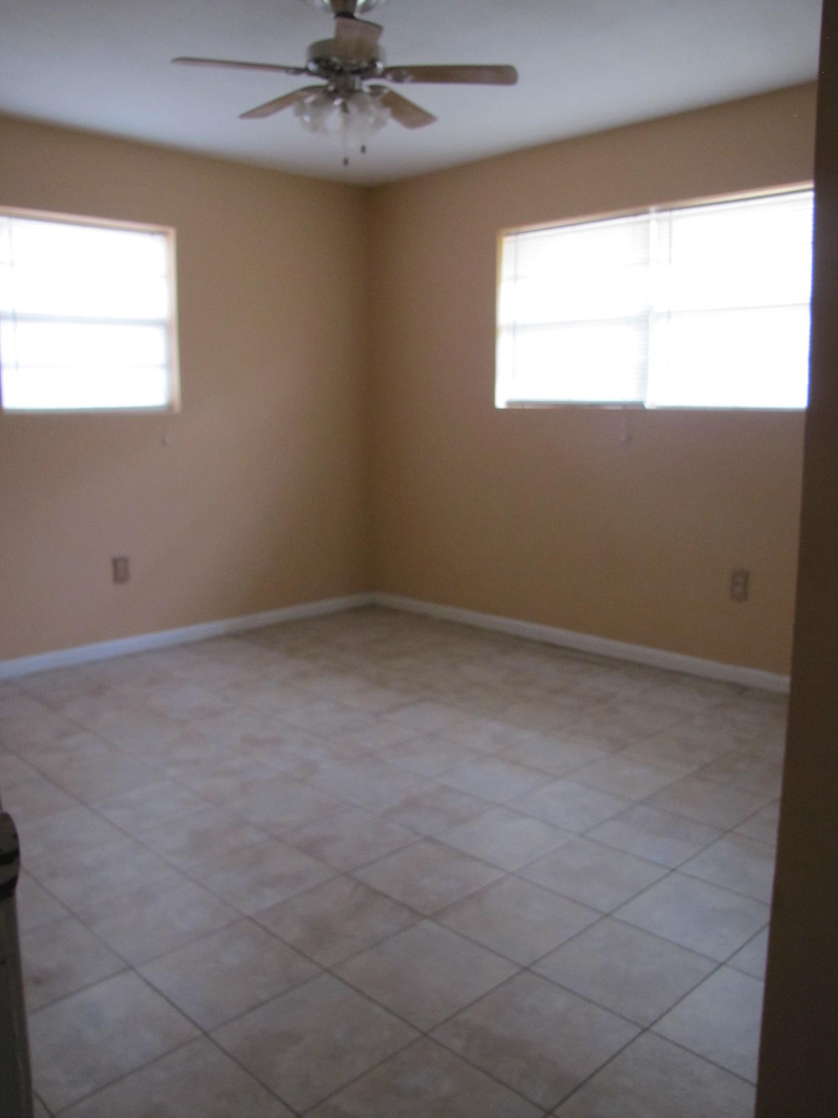 LAKEVIEW - Residential Lease