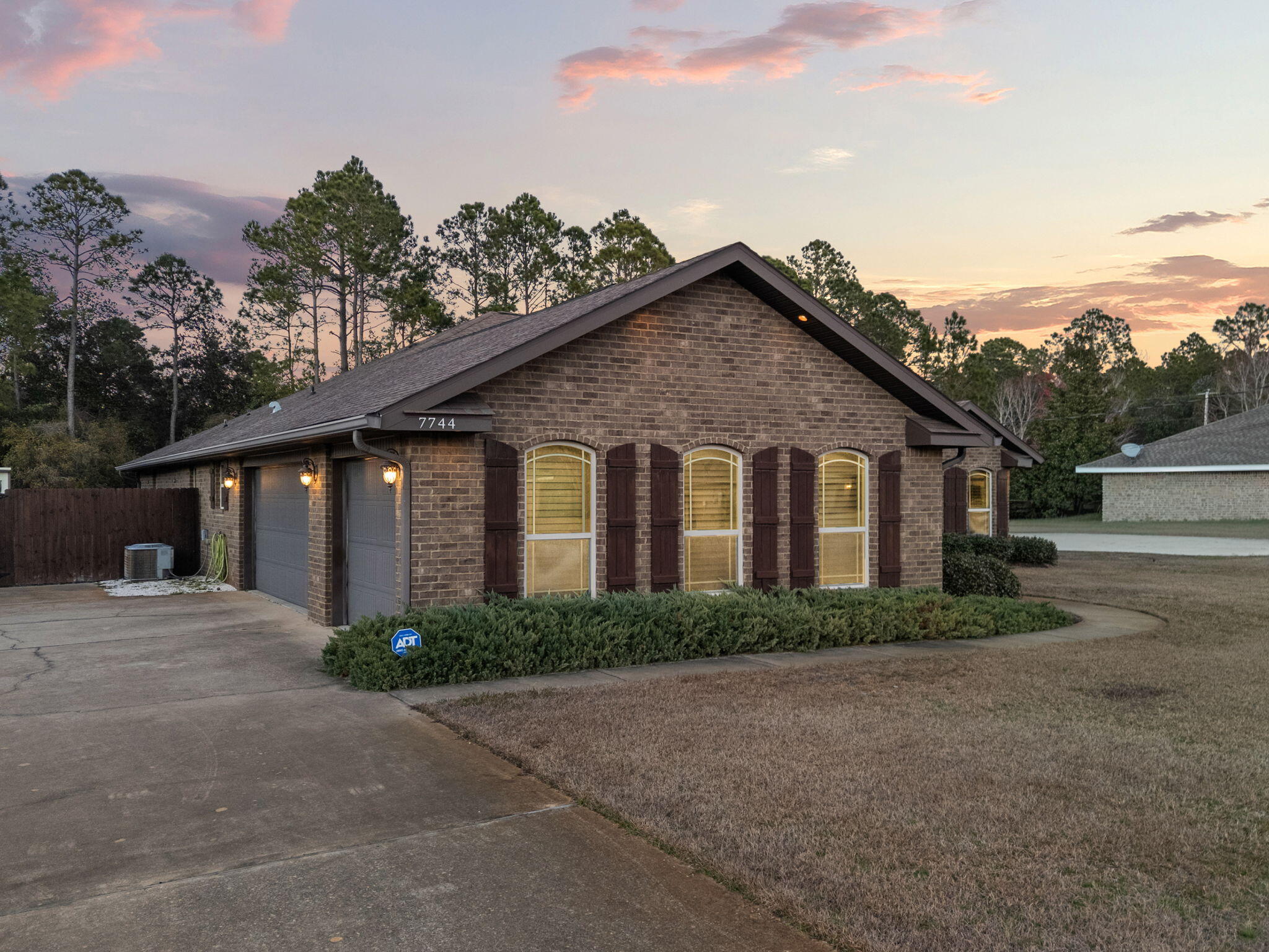 HOLLEY BY THE SEA - Residential