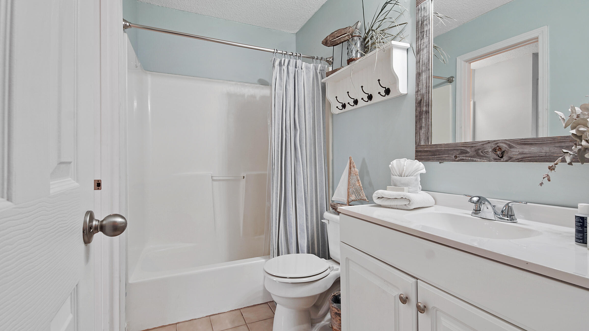 PORTSIDE CONDO - Residential Lease
