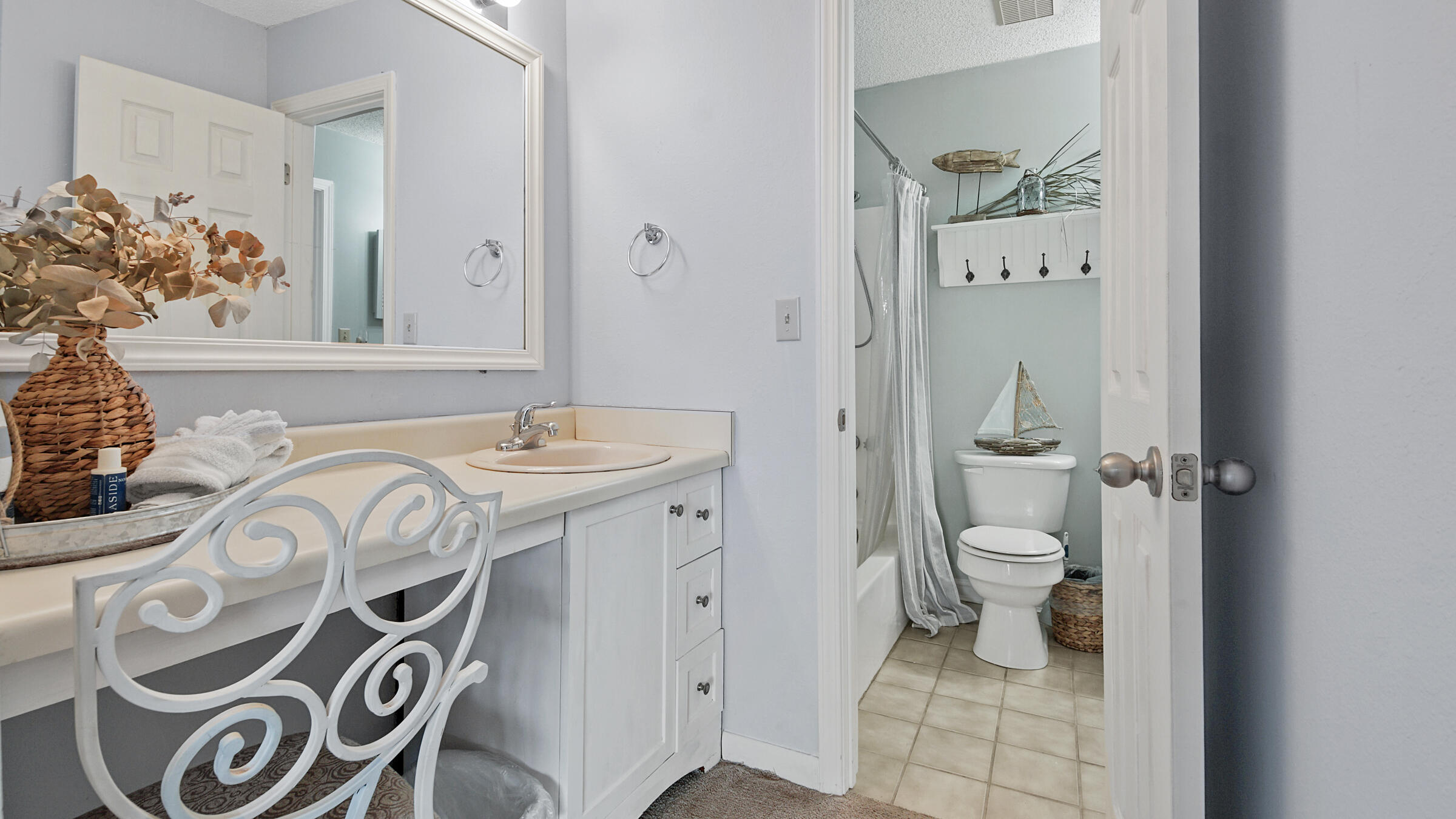 PORTSIDE CONDO - Residential Lease