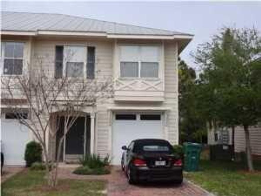 Well maintained home, kitchen has granite countertops, stainless steel appliances, walk in closets, garden tub in master bedroom, private covered patio for relaxing or entertaining. Pet Friendly.