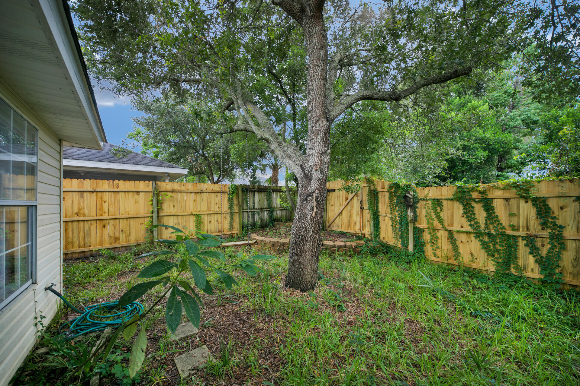 AZALEA GARDENS DESTIN - Residential