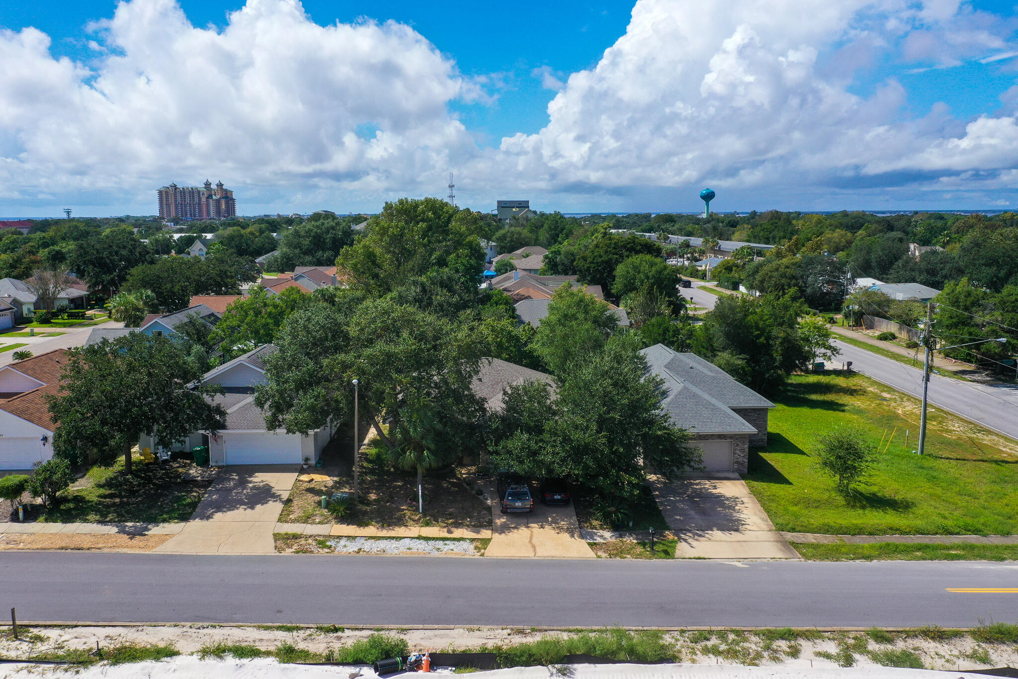 AZALEA GARDENS DESTIN - Residential