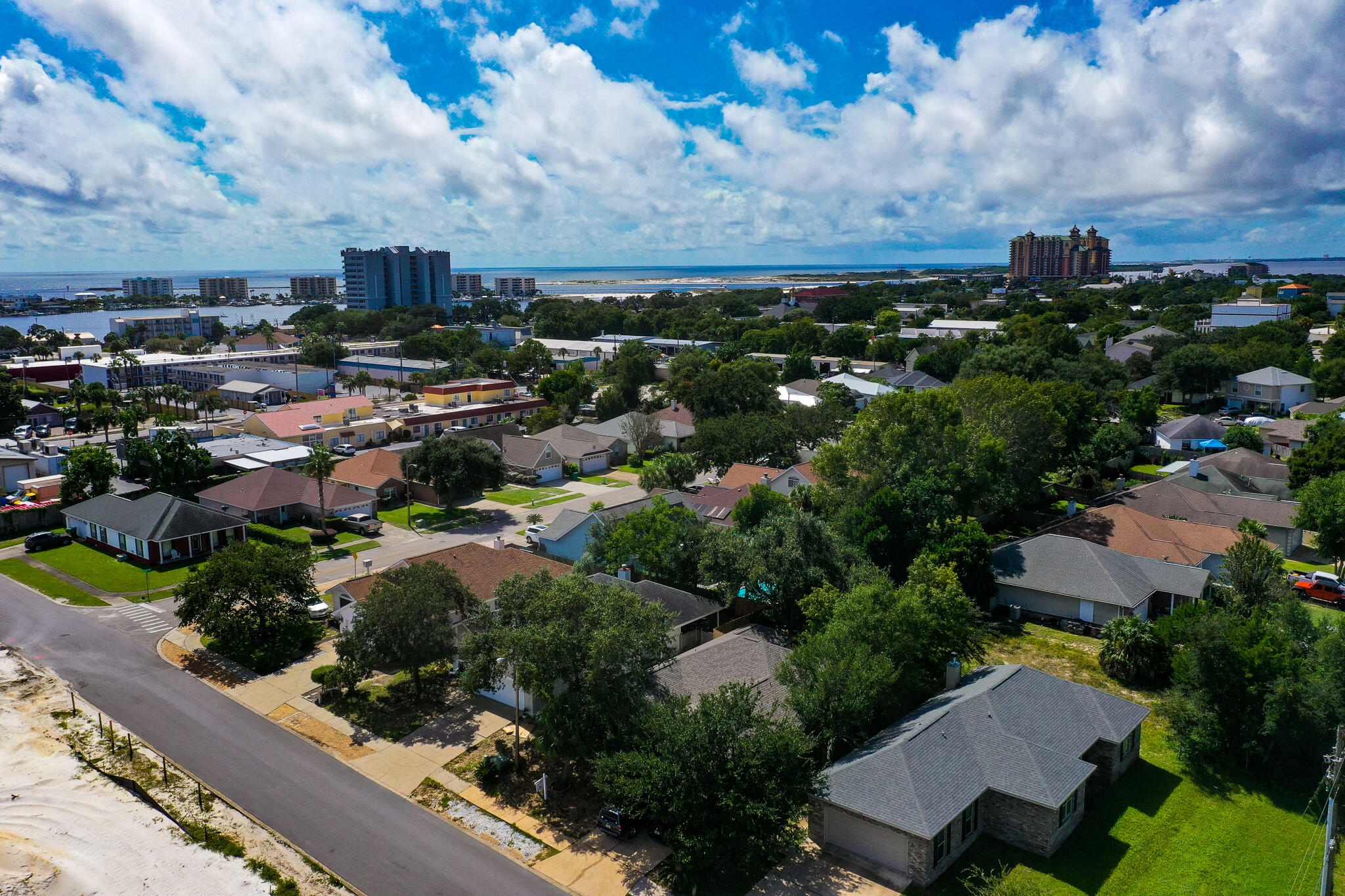AZALEA GARDENS DESTIN - Residential
