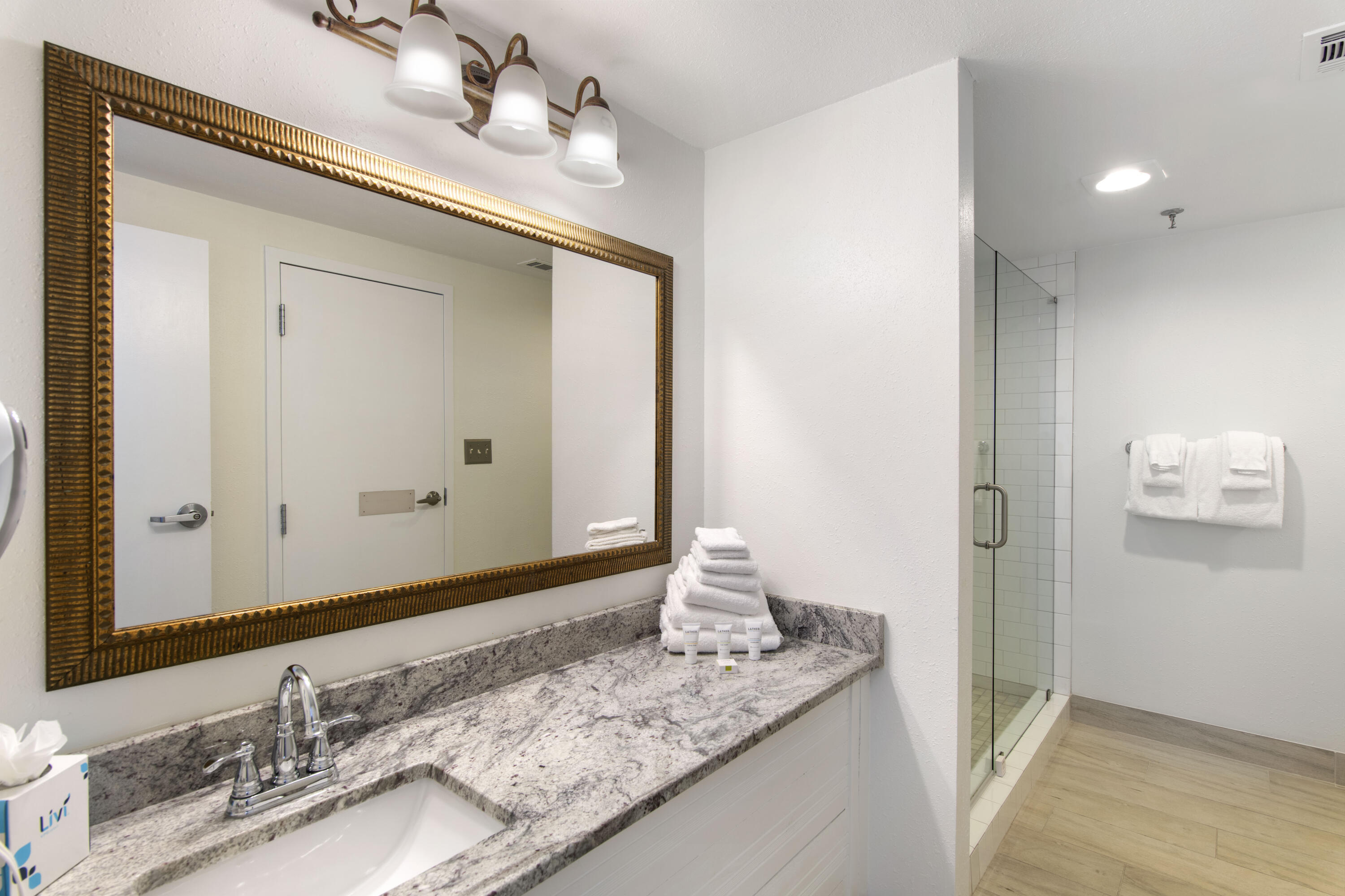 BAYSIDE CONDO SANDESTIN - Residential