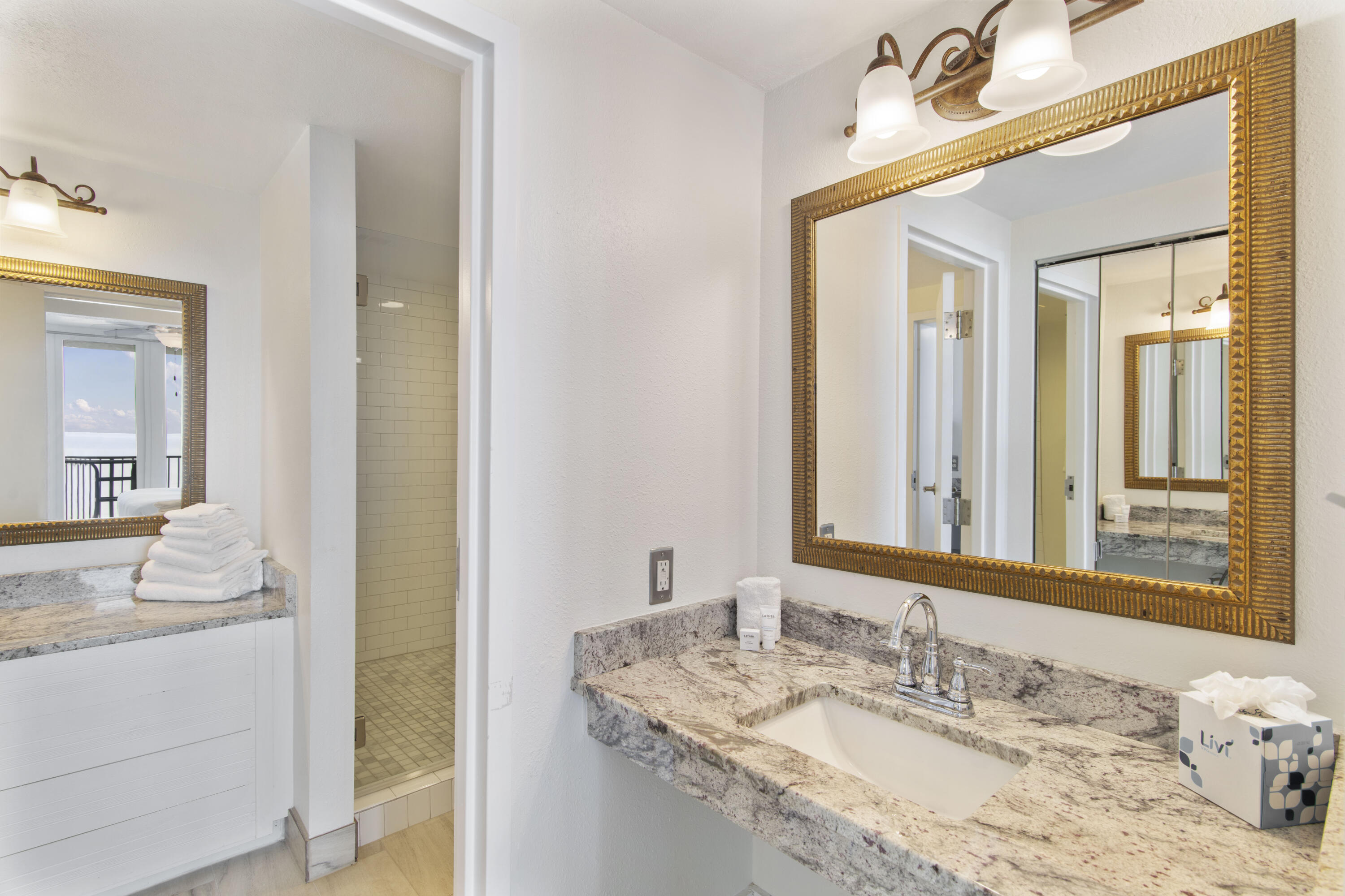 BAYSIDE CONDO SANDESTIN - Residential