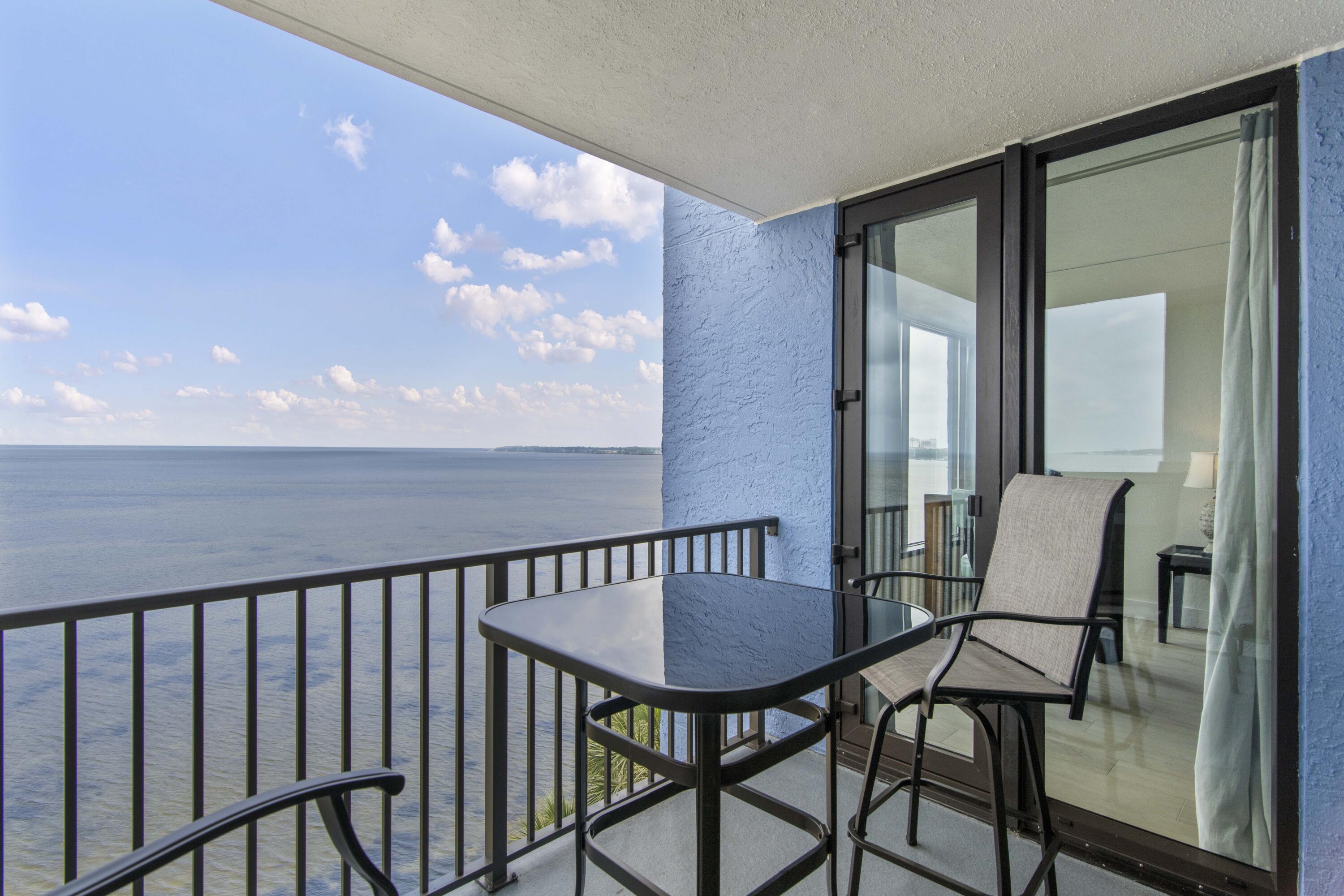 BAYSIDE CONDO SANDESTIN - Residential